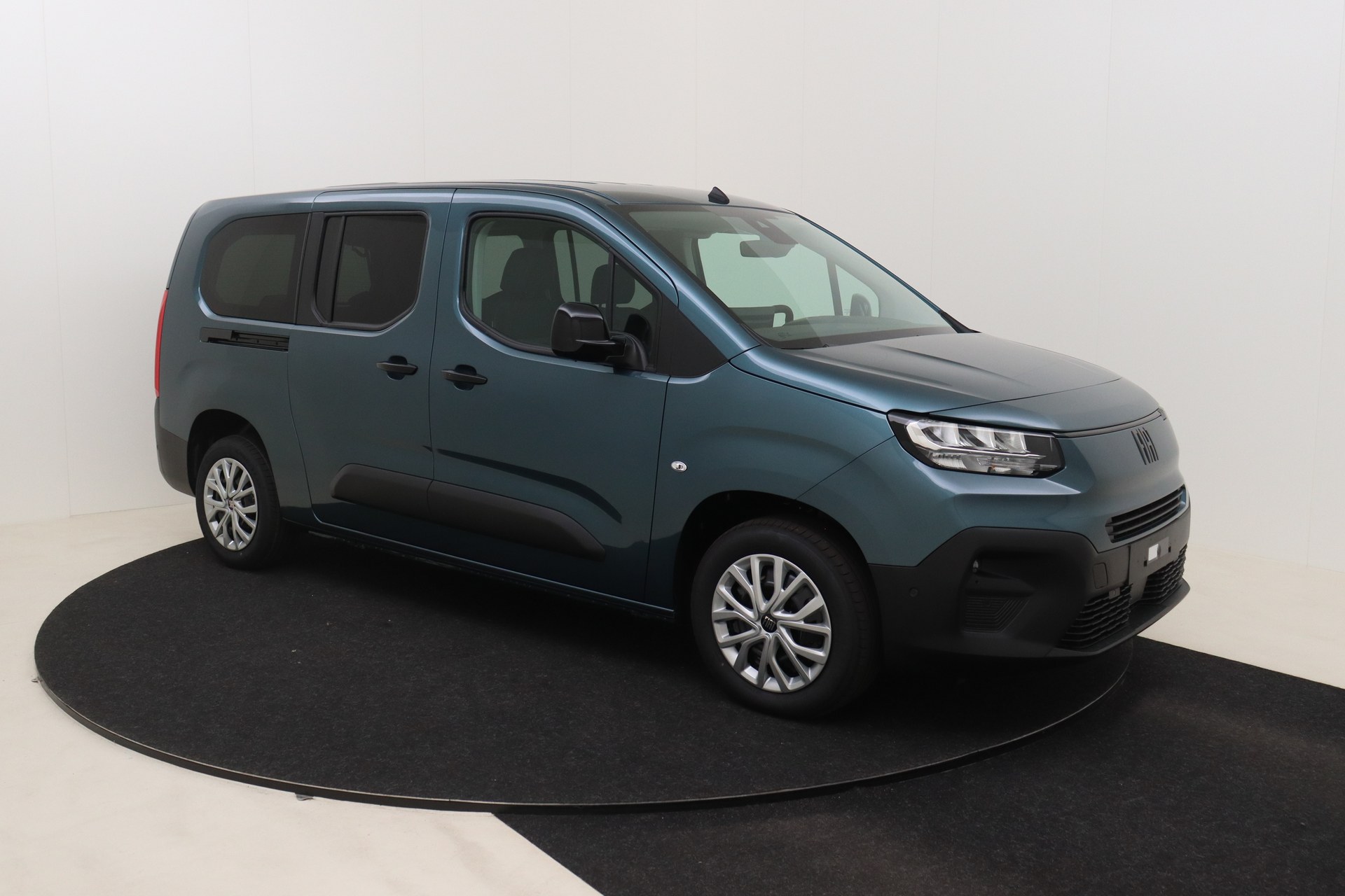 FIAT DOBLO 1.5 BlueHDI 130hp AT8 Combi LWB M1 Feel
