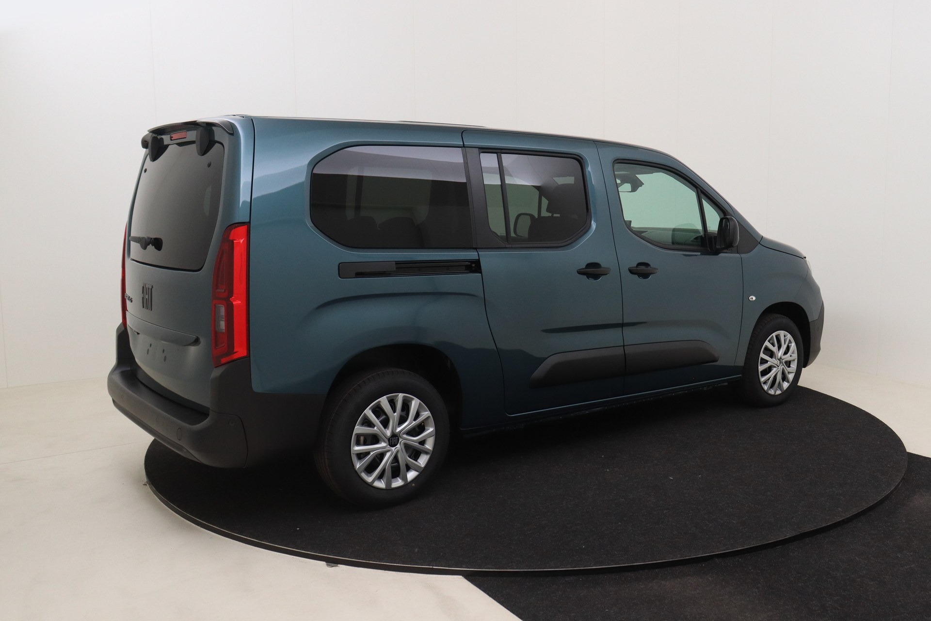 FIAT DOBLO 1.5 BlueHDI 130hp AT8 Combi LWB M1 Feel