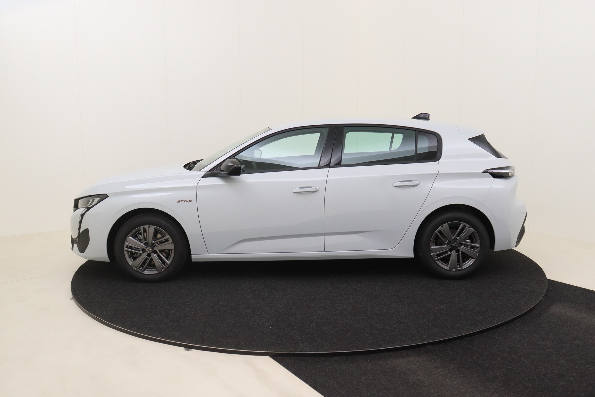 PEUGEOT 308 1.5 BlueHDI 130ch EAT8 Style
