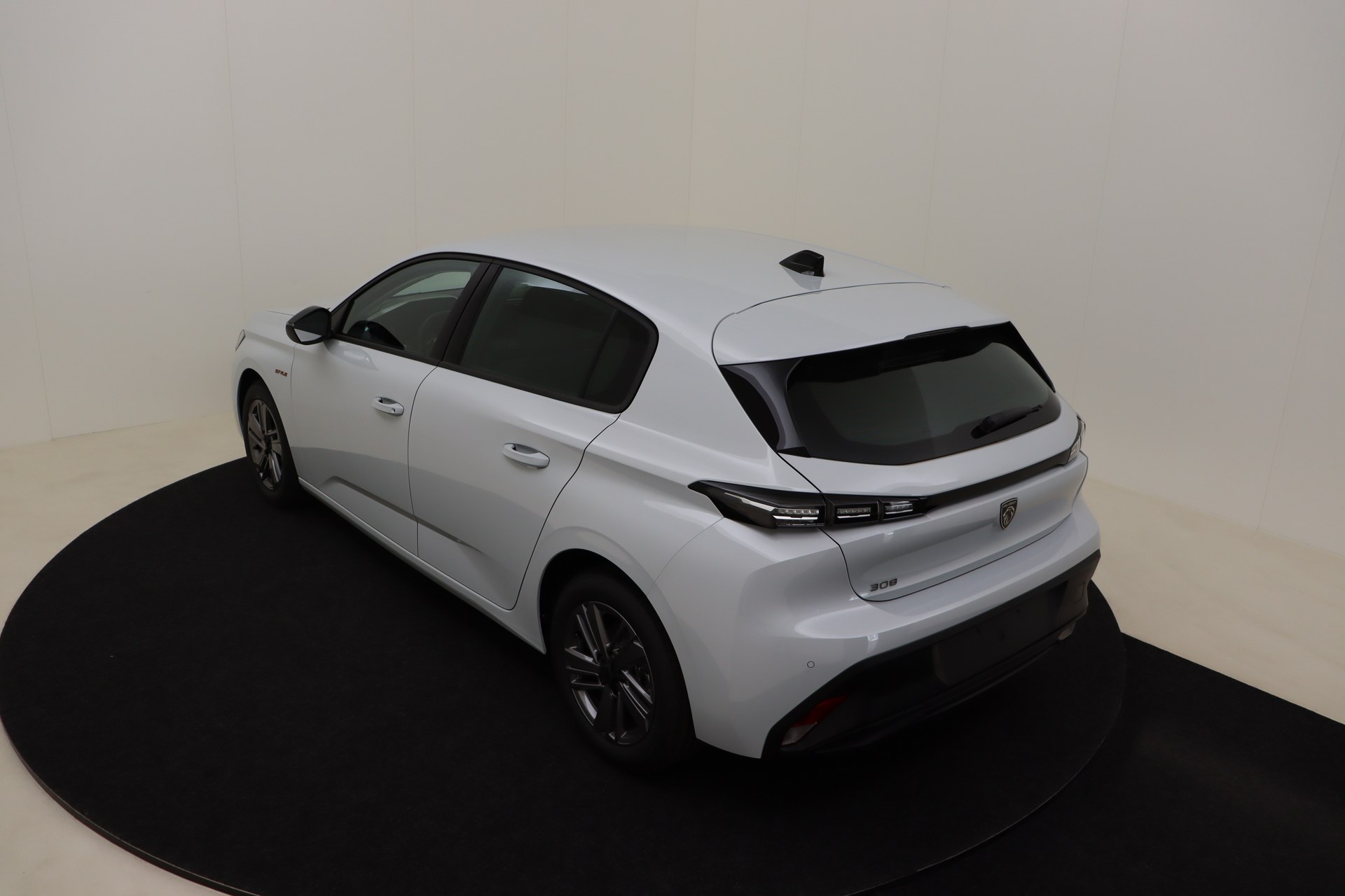 PEUGEOT 308 1.5 BlueHDI 130ch EAT8 Style