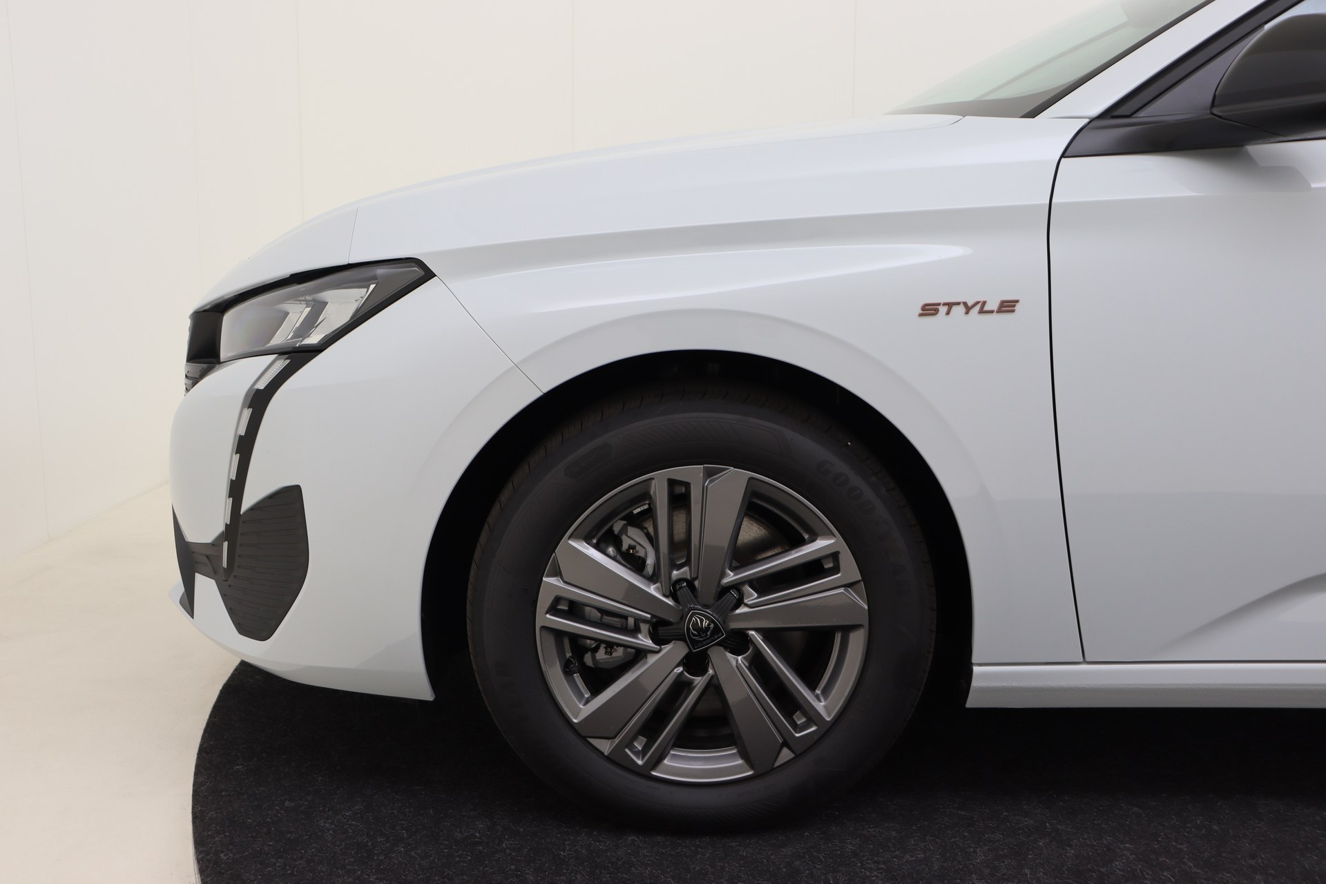 PEUGEOT 308 1.5 BlueHDI 130ch EAT8 Style