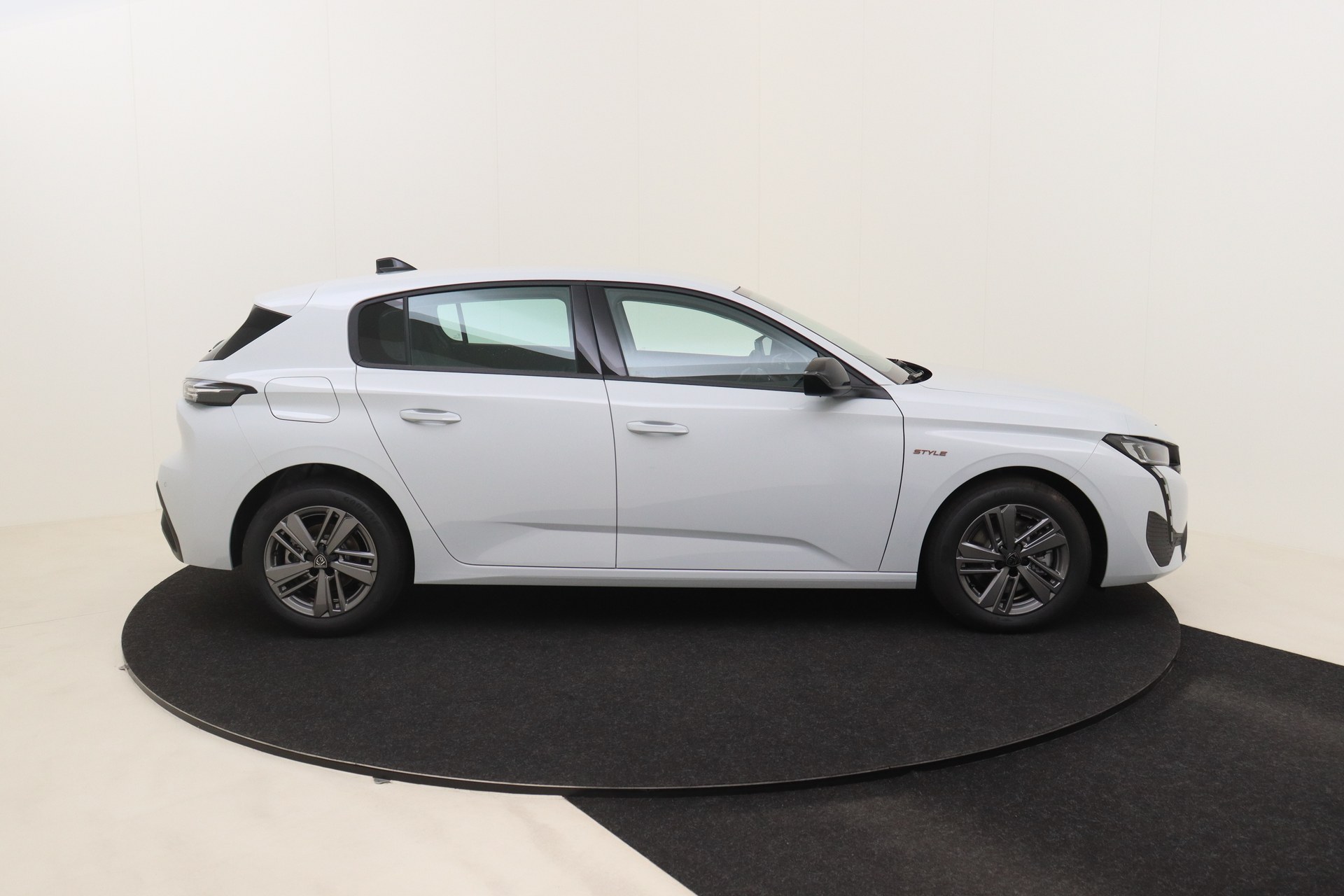 PEUGEOT 308 1.5 BlueHDI 130ch EAT8 Style