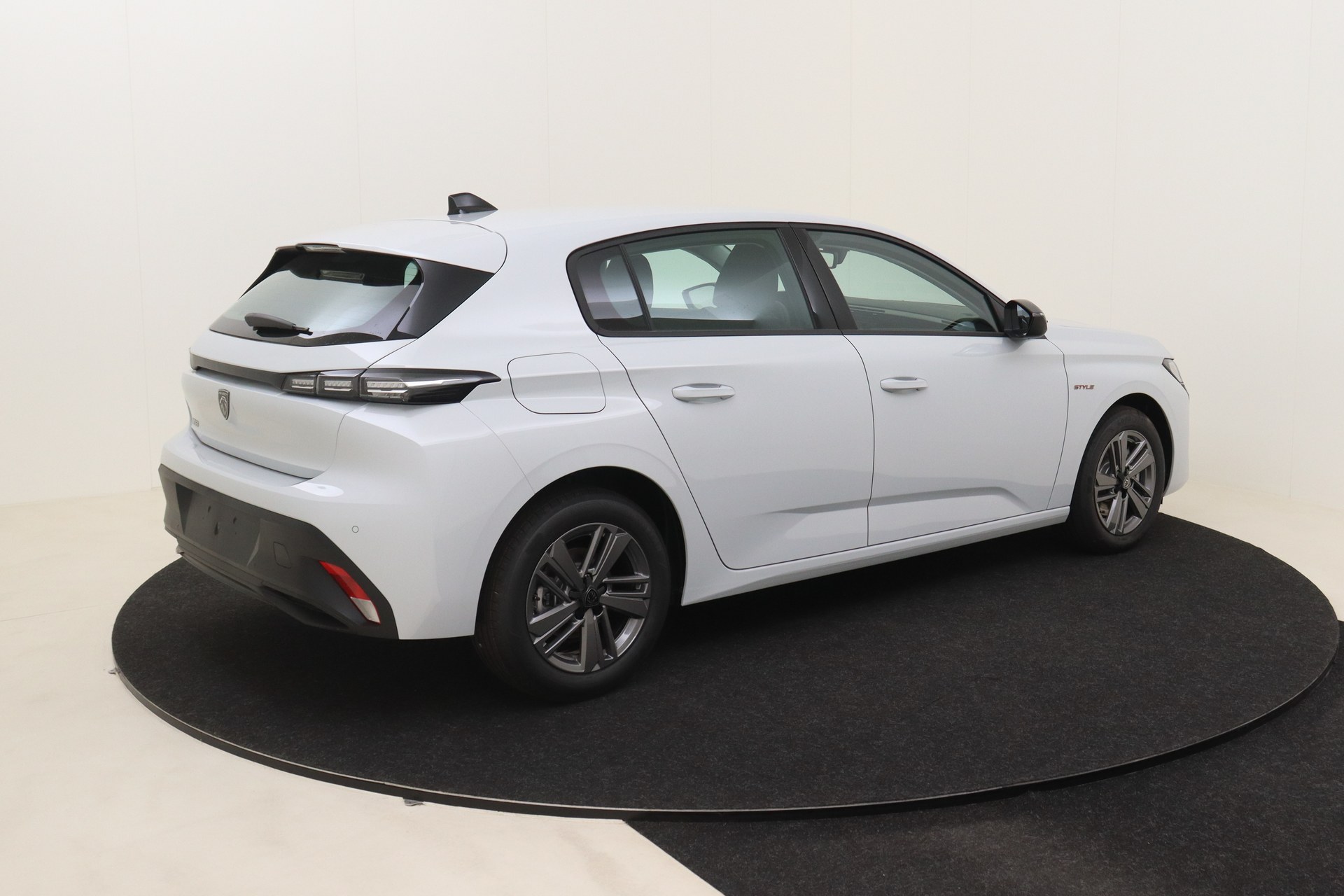 PEUGEOT 308 1.5 BlueHDI 130ch EAT8 Style