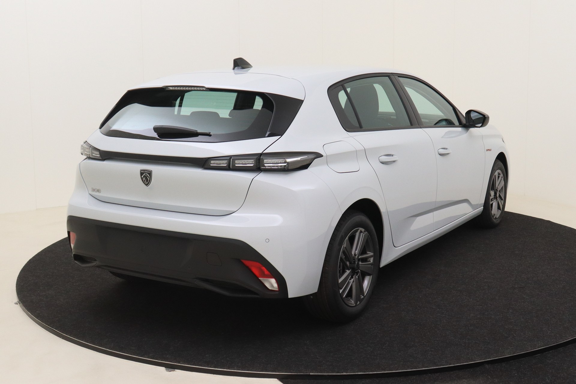 PEUGEOT 308 1.5 BlueHDI 130ch EAT8 Style