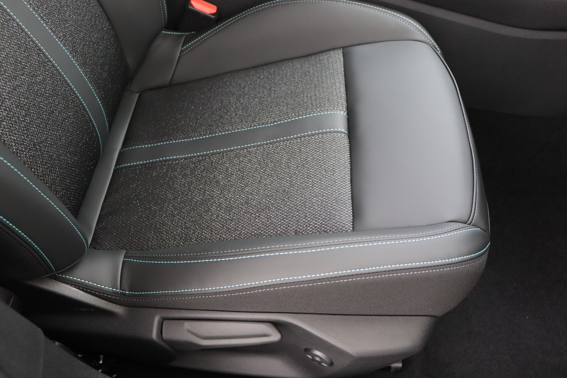 PEUGEOT 308 1.5 BlueHDI 130ch EAT8 Allure