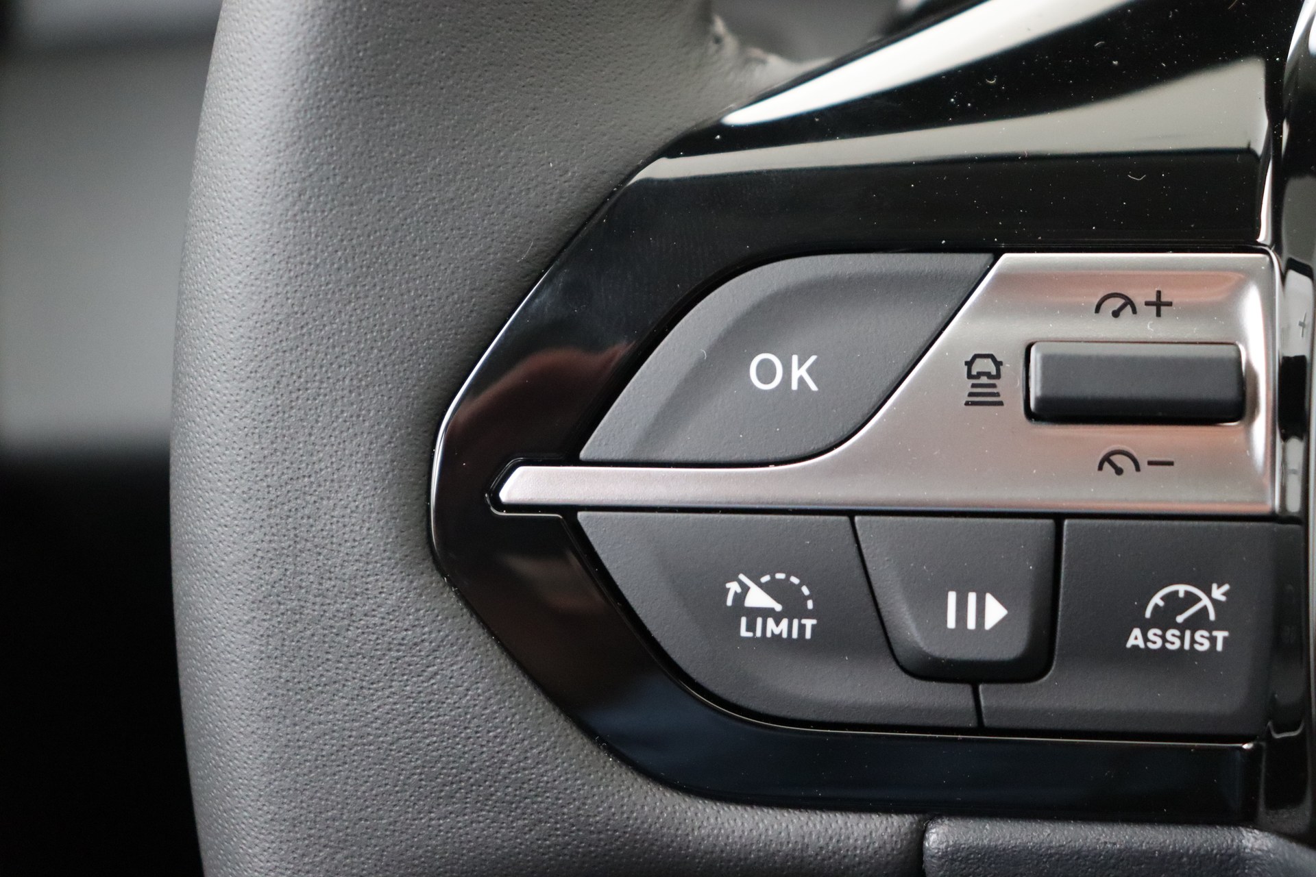 PEUGEOT 308 1.5 BlueHDI 130ch EAT8 Allure