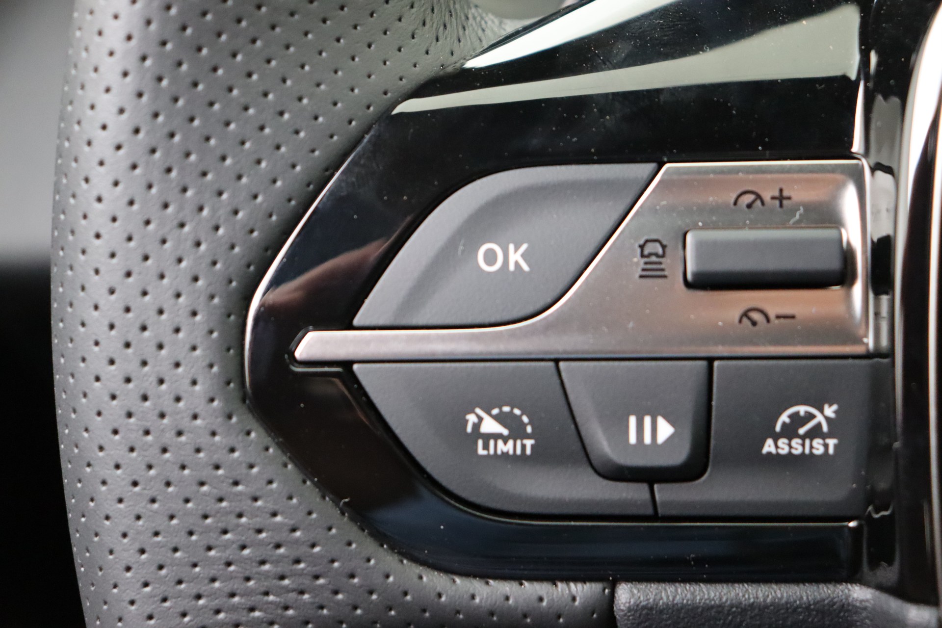 PEUGEOT 308 1.5 BlueHDI 130ch EAT8 GT