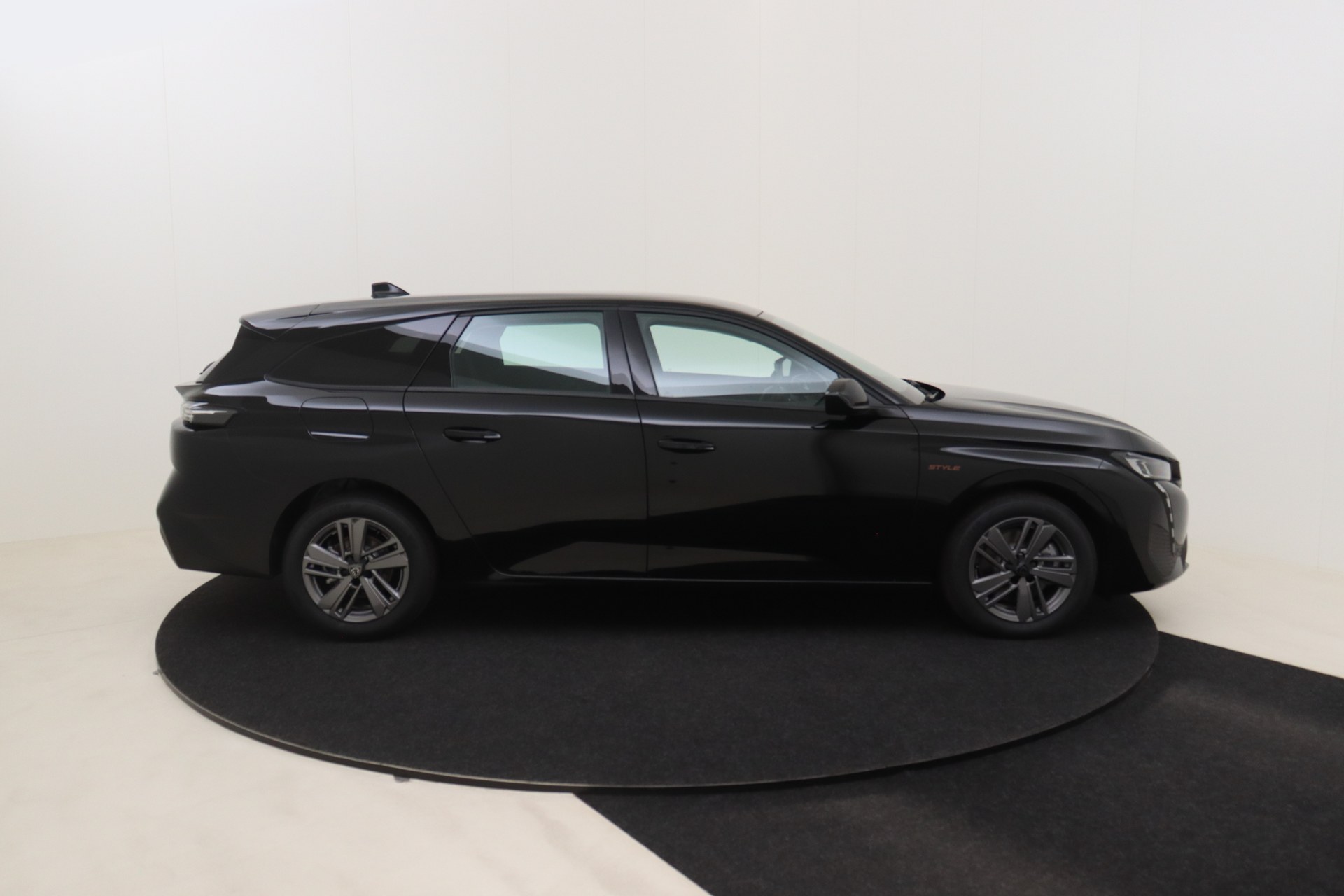 PEUGEOT 308 SW 1.5 BlueHDI 130ch EAT8 Style