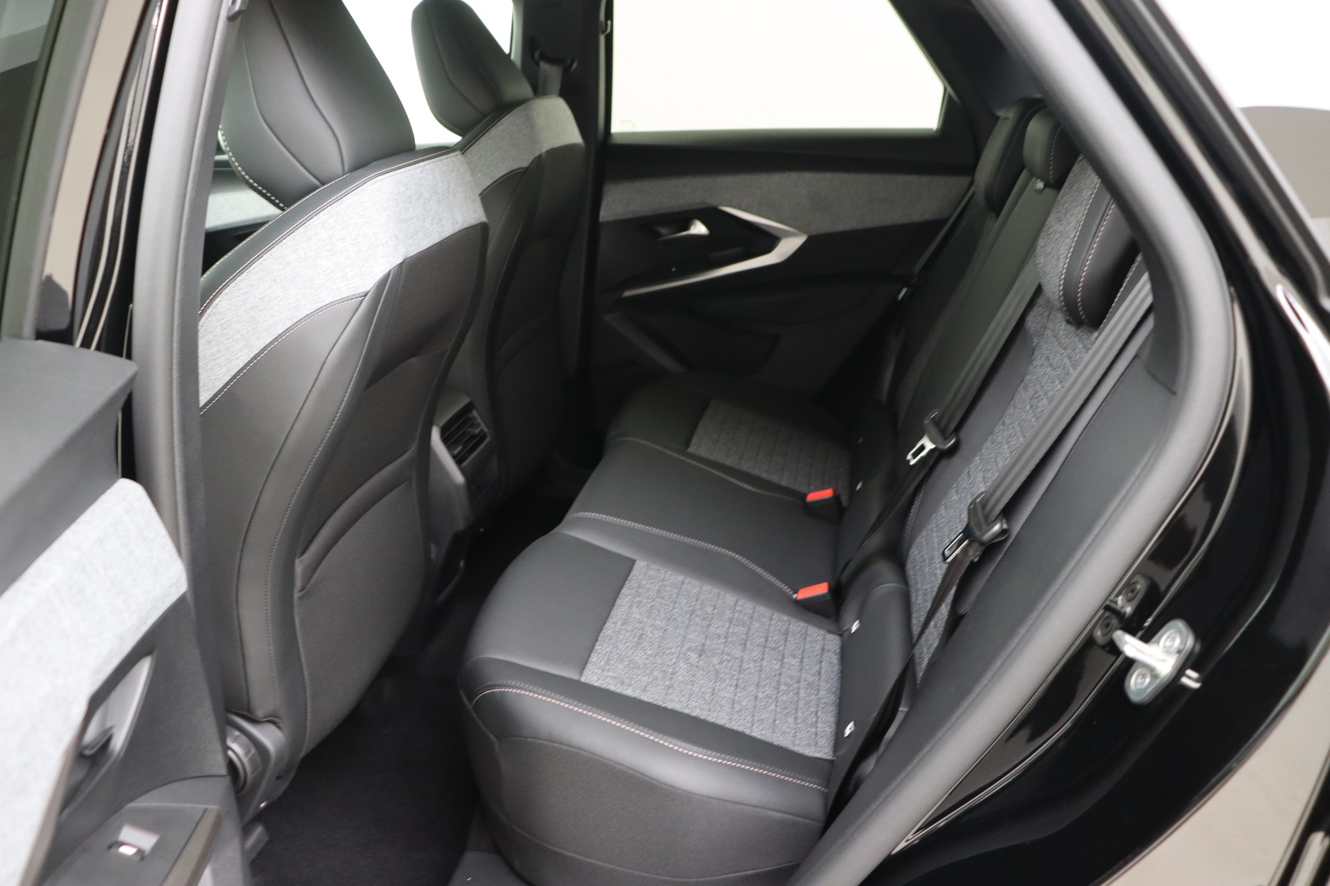 PEUGEOT 3008 Hybrid 145ch e-DSC6 Allure