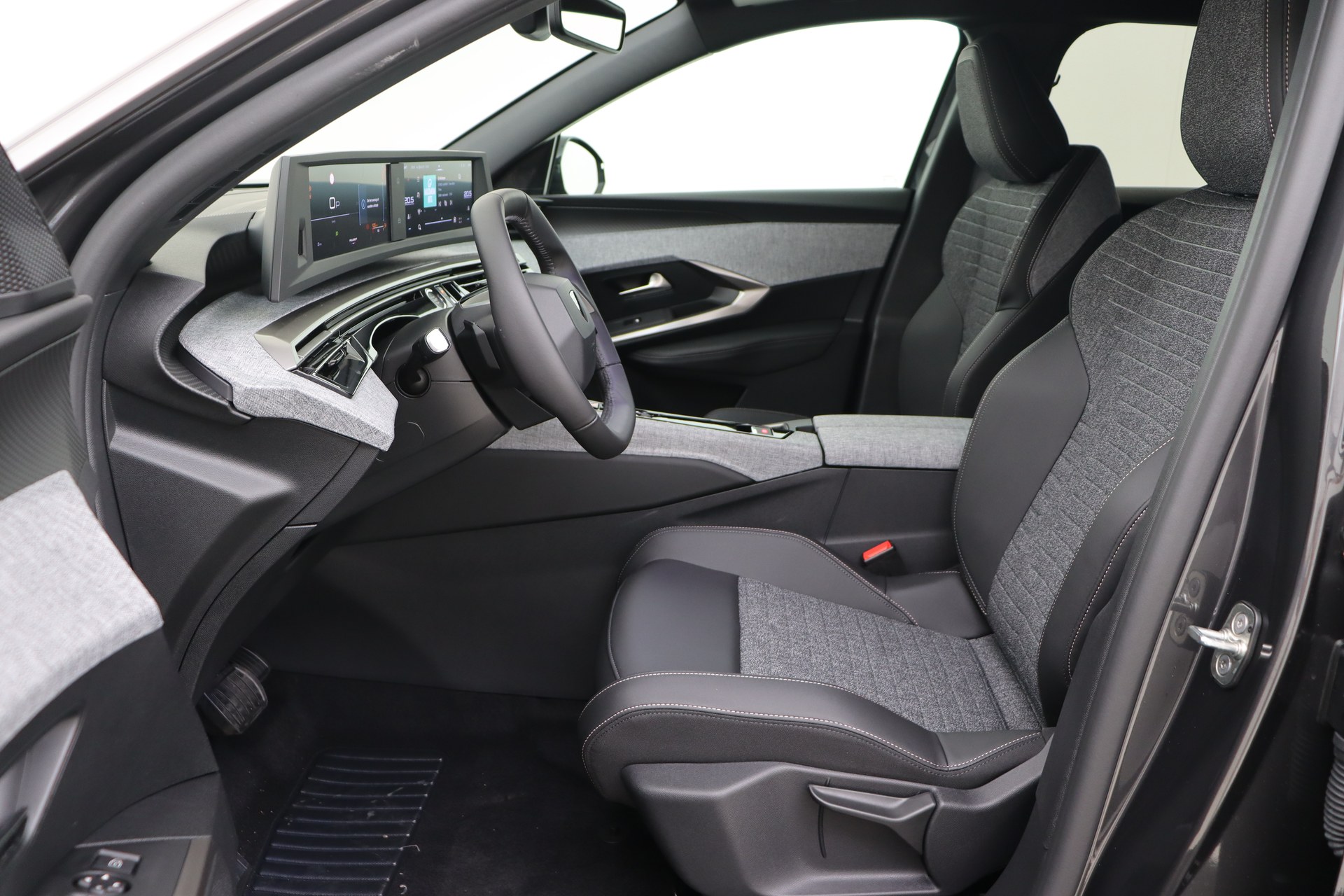 PEUGEOT 3008 Hybrid 145ch e-DSC6 Allure
