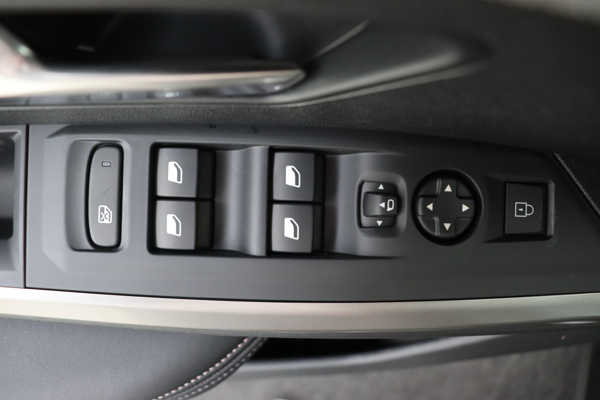 PEUGEOT 3008 Hybrid 145ch e-DSC6 Allure