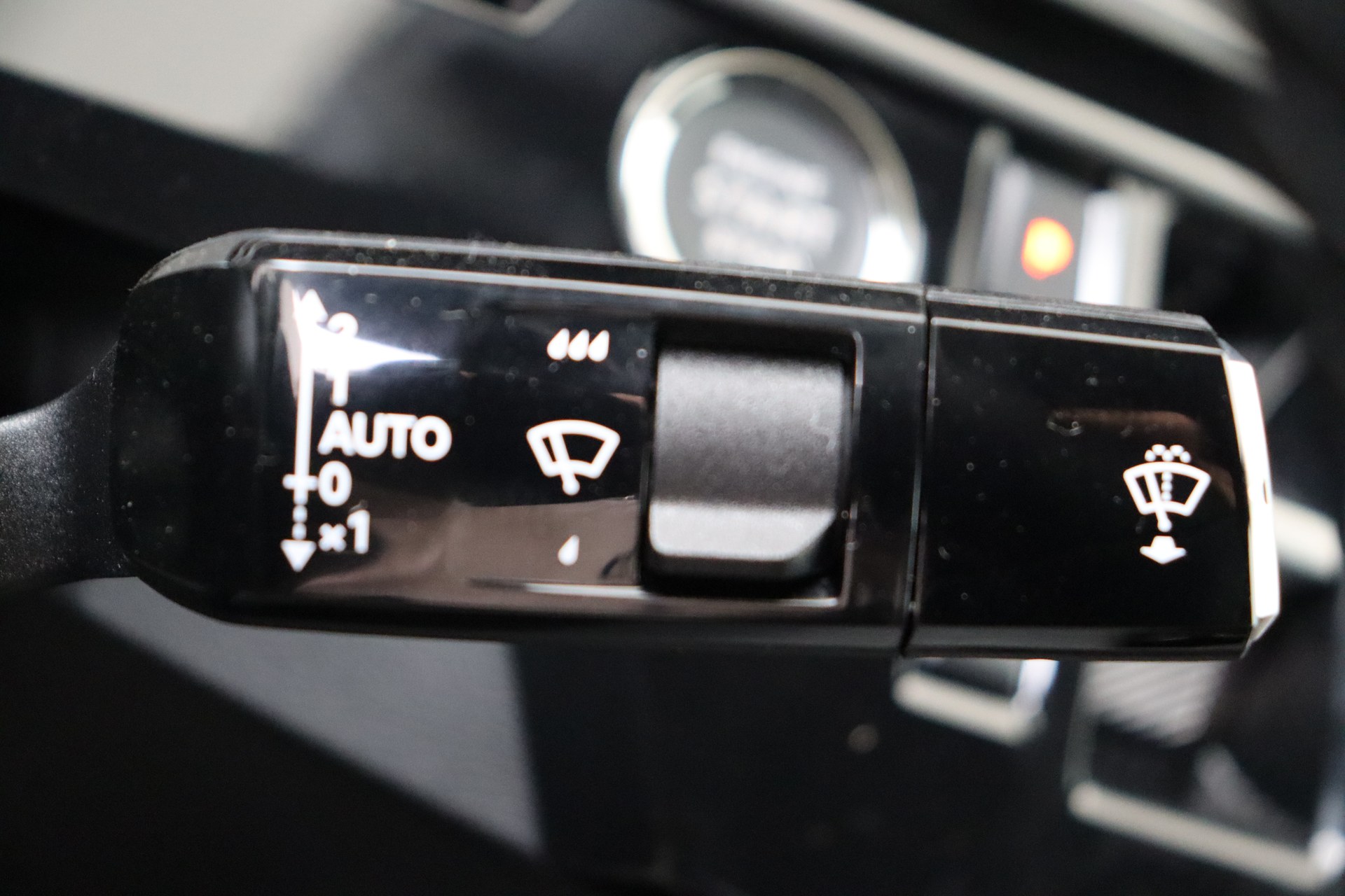 PEUGEOT 3008 Hybrid 145ch e-DSC6 Allure