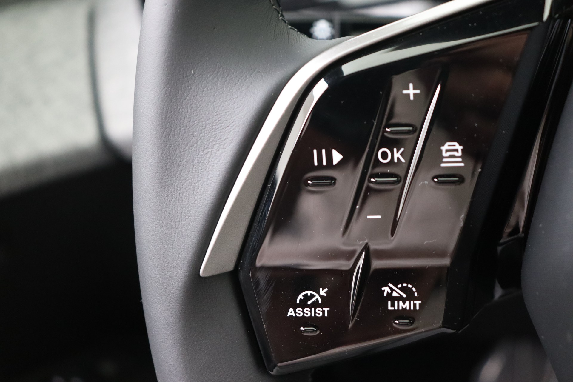 PEUGEOT 3008 Hybrid 145ch e-DSC6 Allure