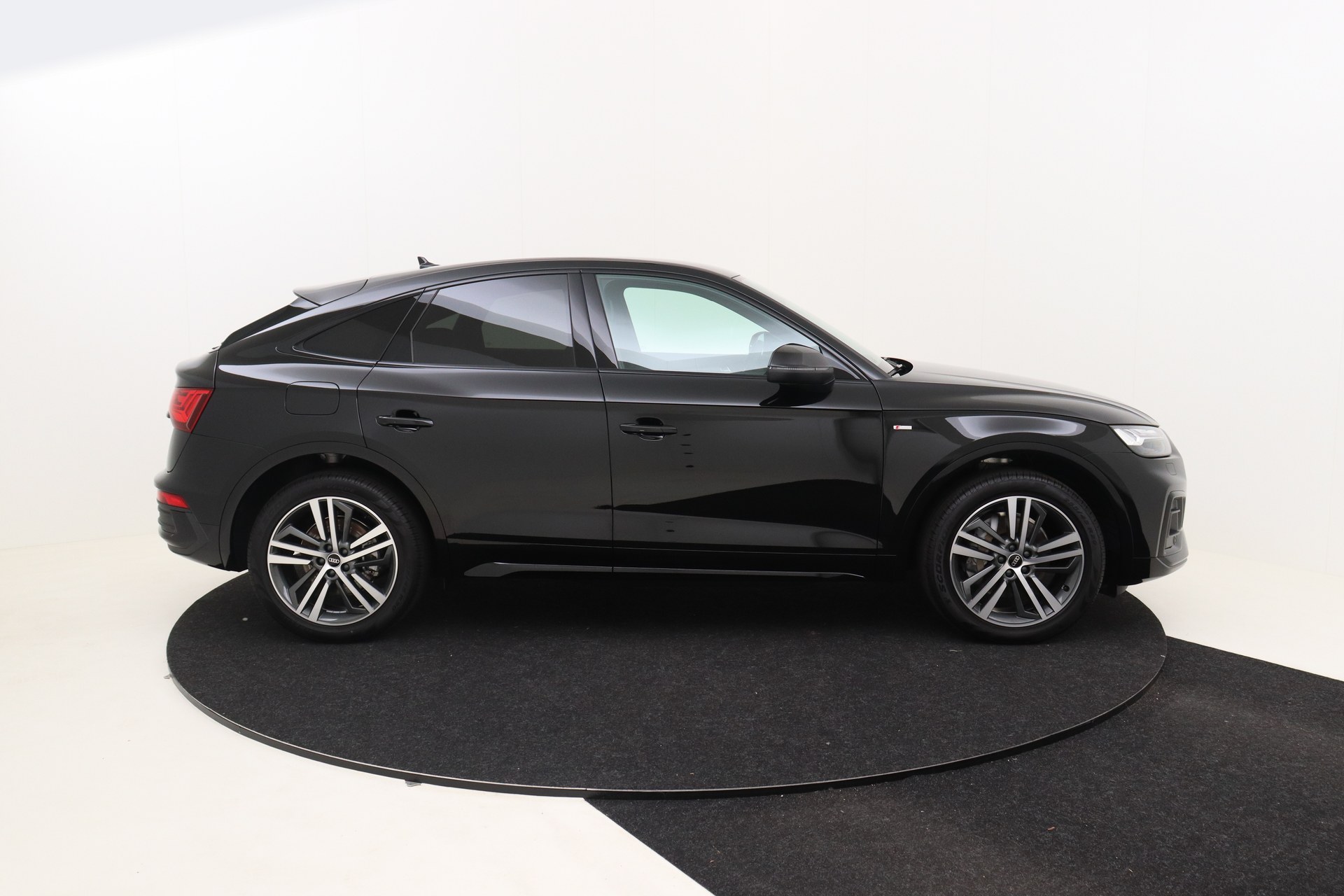 AUDI Q5 SPORTBACK 40TDi Stronic Quattro S Line