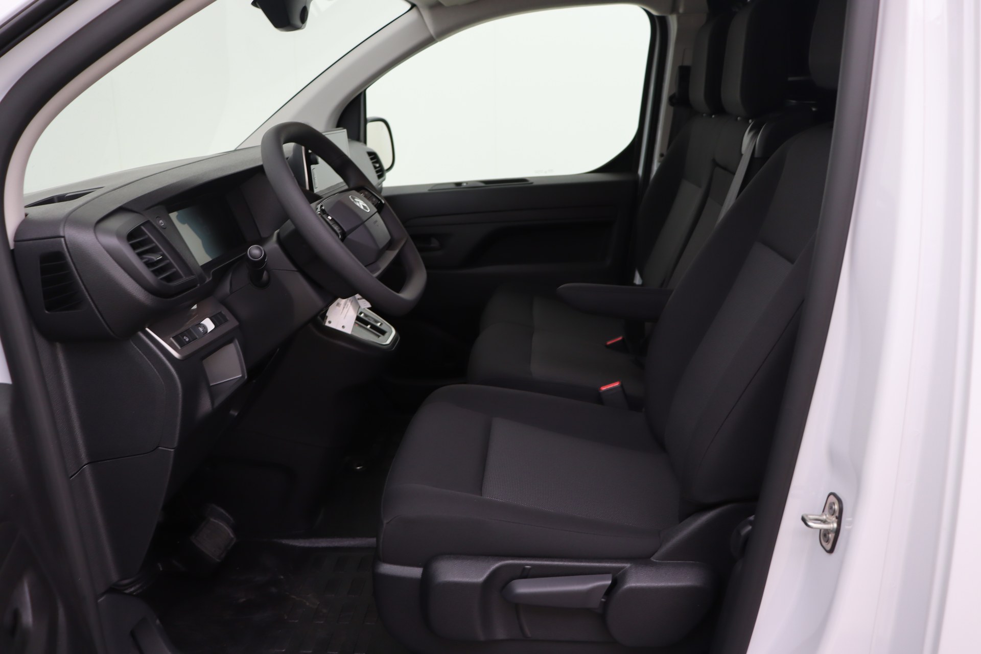 CITROEN JUMPY 2.0 BlueHDi 145ch S&S EAT8    Maat M