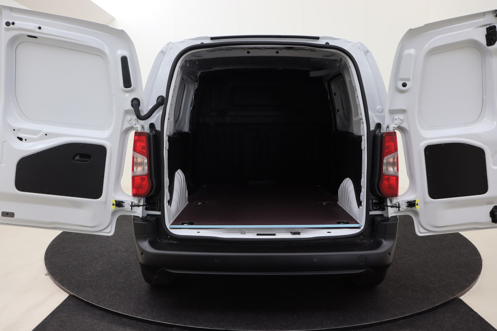CITROEN BERLINGO 1.5 BlueHDi 130ch S&S EAT8 Van Maat M Light