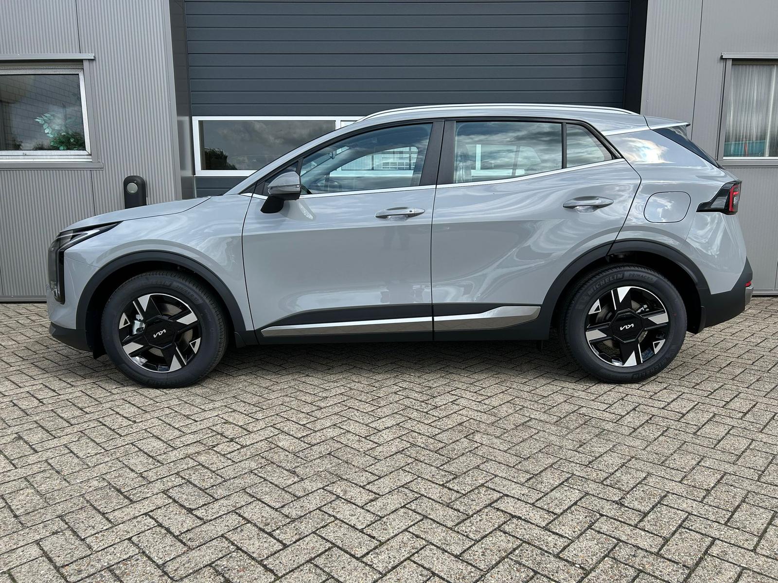 KIA SPORTAGE Vision 1.6 T-GDi MHEV 150PS Automatik NEUES MODELL MY26 FACELIFT Sitzheizung Lenkradheizung Klimaautomatik Navi Bluetooth Touchscreen Apple CarPlay Android Auto PDC v+h 17"LM RÃ¼ckf.Kamera ACC 2x Keyless