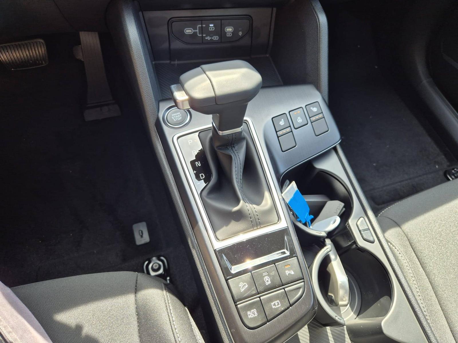 KIA SPORTAGE Vision 1.6 T-GDi MHEV 150PS Automatik NEUES MODELL MY26 FACELIFT Sitzheizung Lenkradheizung Klimaautomatik Navi Bluetooth Touchscreen Apple CarPlay Android Auto PDC v+h 17"LM RÃ¼ckf.Kamera ACC 2x Keyless