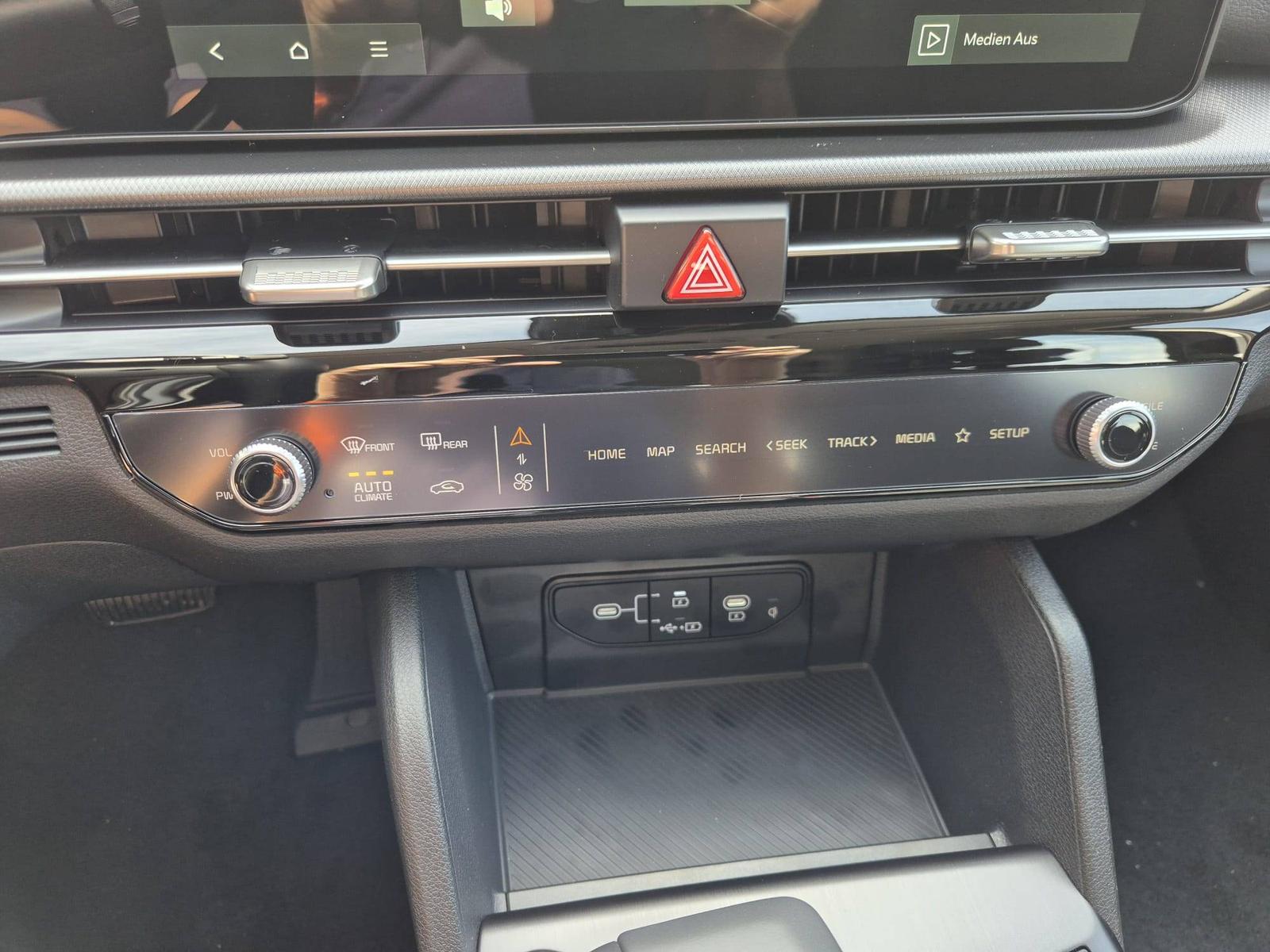 KIA SPORTAGE Vision 1.6 T-GDi MHEV 150PS Automatik NEUES MODELL MY26 FACELIFT Sitzheizung Lenkradheizung Klimaautomatik Navi Bluetooth Touchscreen Apple CarPlay Android Auto PDC v+h 17"LM RÃ¼ckf.Kamera ACC 2x Keyless