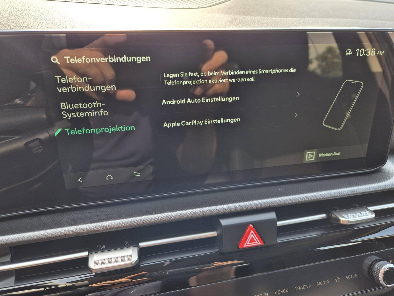 KIA SPORTAGE Vision 1.6 T-GDi MHEV 150PS Automatik NEUES MODELL MY26 FACELIFT Sitzheizung Lenkradheizung Klimaautomatik Navi Bluetooth Touchscreen Apple CarPlay Android Auto PDC v+h 17"LM RÃ¼ckf.Kamera ACC 2x Keyless