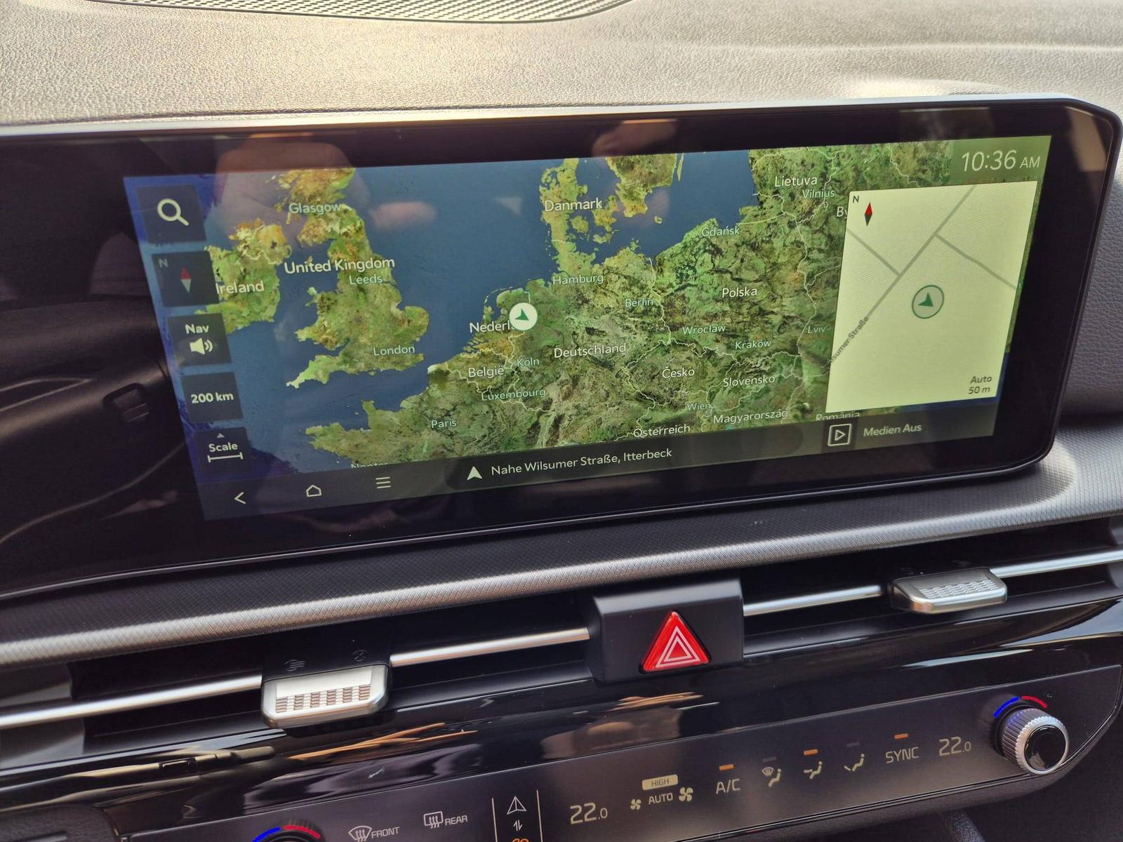 KIA SPORTAGE Vision 1.6 T-GDi MHEV 150PS Automatik NEUES MODELL MY26 FACELIFT Sitzheizung Lenkradheizung Klimaautomatik Navi Bluetooth Touchscreen Apple CarPlay Android Auto PDC v+h 17"LM RÃ¼ckf.Kamera ACC 2x Keyless