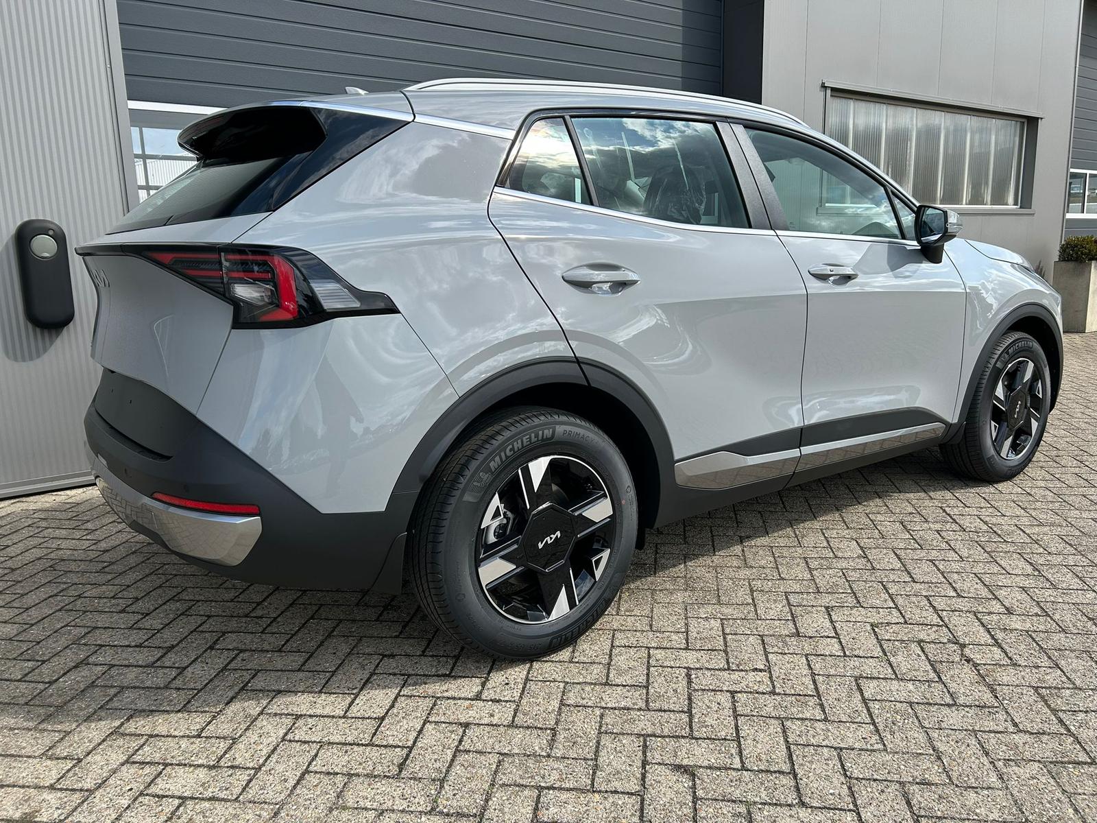 KIA SPORTAGE Vision 1.6 T-GDi MHEV 150PS Automatik NEUES MODELL MY26 FACELIFT Sitzheizung Lenkradheizung Klimaautomatik Navi Bluetooth Touchscreen Apple CarPlay Android Auto PDC v+h 17"LM RÃ¼ckf.Kamera ACC 2x Keyless