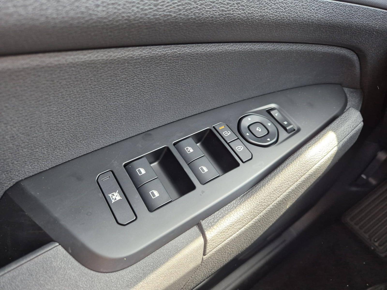KIA SPORTAGE Vision 1.6 T-GDi MHEV 150PS Automatik NEUES MODELL MY26 FACELIFT Sitzheizung Lenkradheizung Klimaautomatik Navi Bluetooth Touchscreen Apple CarPlay Android Auto PDC v+h 17"LM RÃ¼ckf.Kamera ACC 2x Keyless