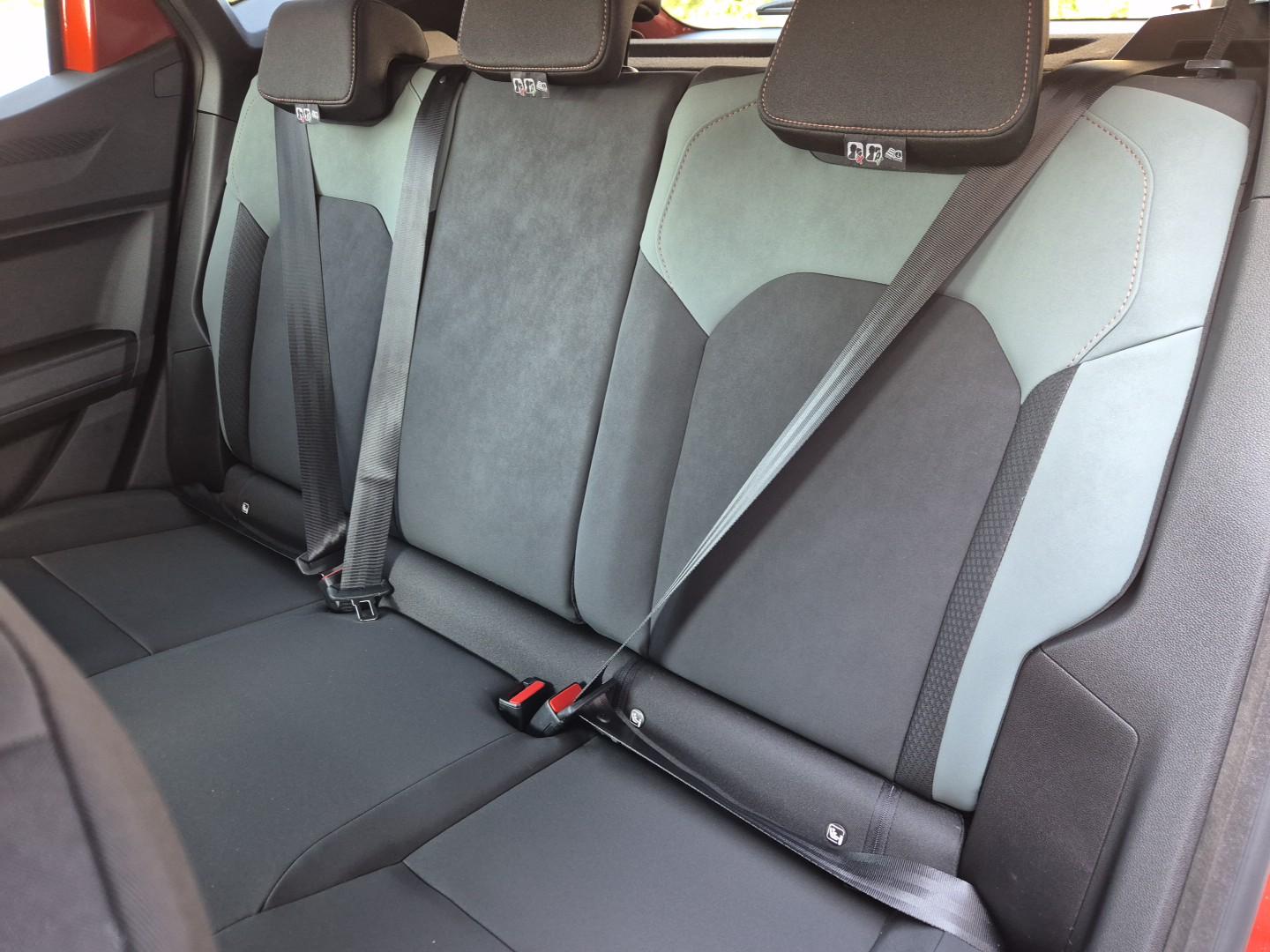 DACIA DUSTER 1.6 Hybrid 140hp
