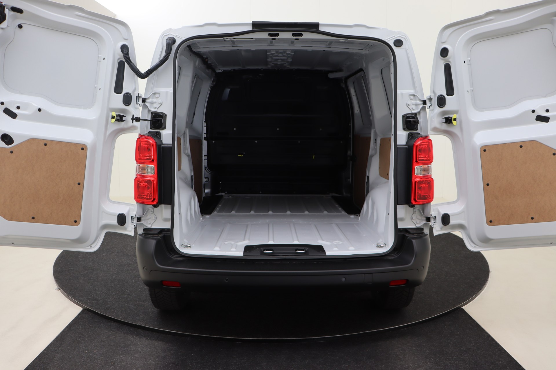 PEUGEOT EXPERT 2.0 BlueHDi 145 S&S EAT8   Standard