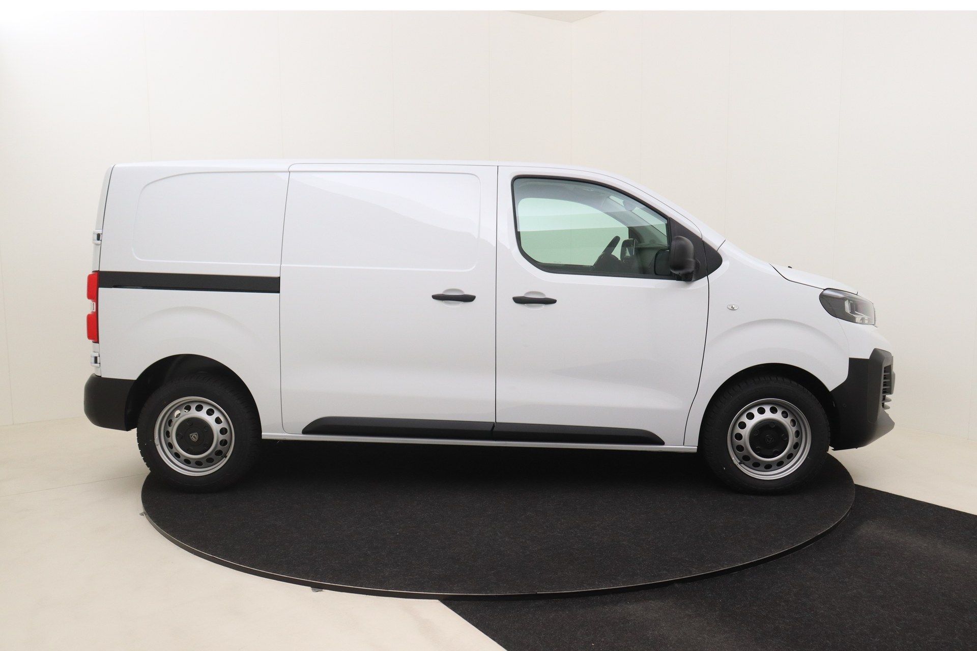 PEUGEOT EXPERT 2.0 BlueHDi 145 S&S EAT8   Standard