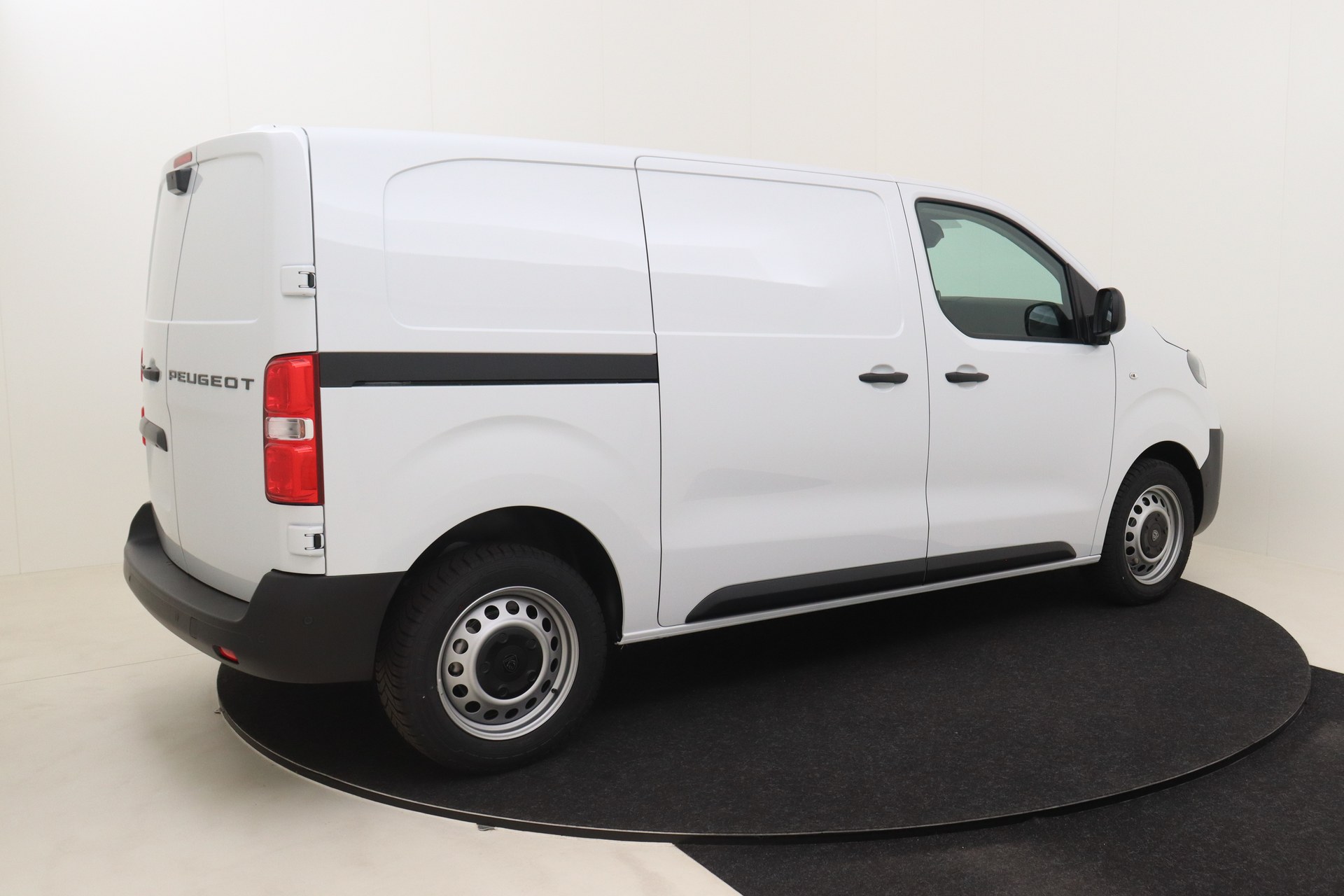 PEUGEOT EXPERT 2.0 BlueHDi 145 S&S EAT8   Standard