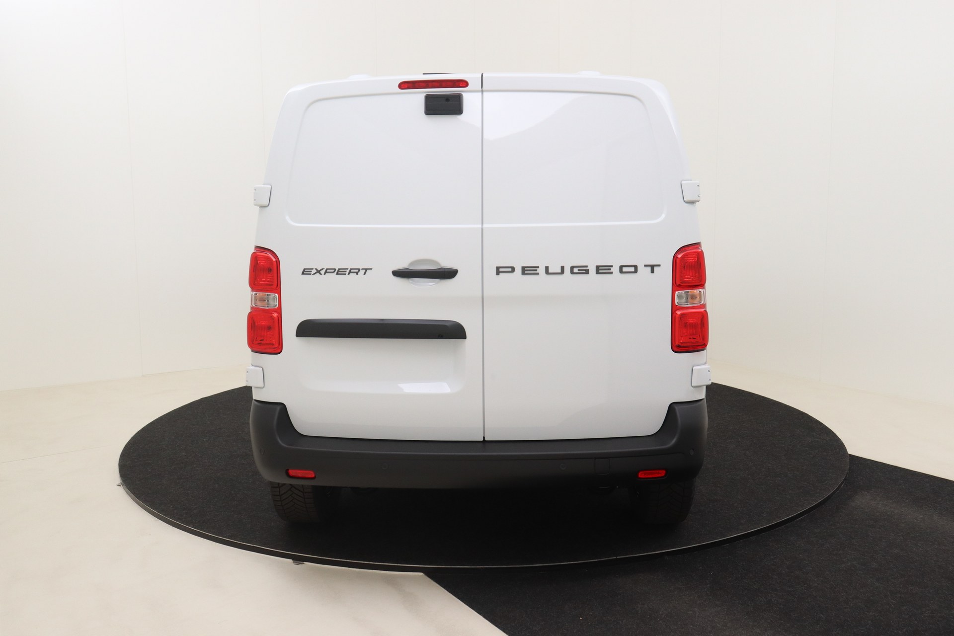 PEUGEOT EXPERT 2.0 BlueHDi 145 S&S EAT8   Standard