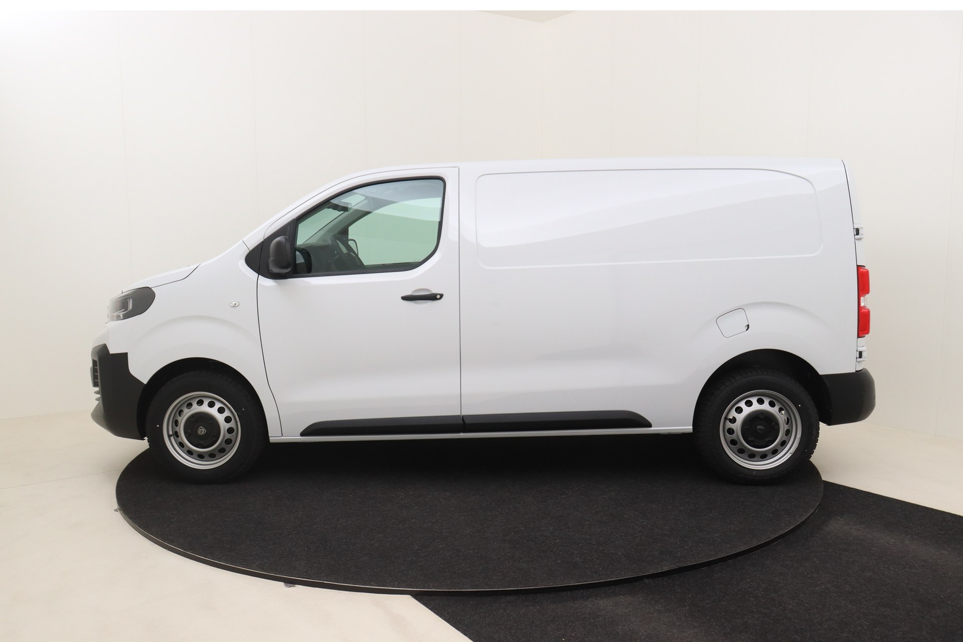 PEUGEOT EXPERT 2.0 BlueHDi 145 S&S EAT8   Standard