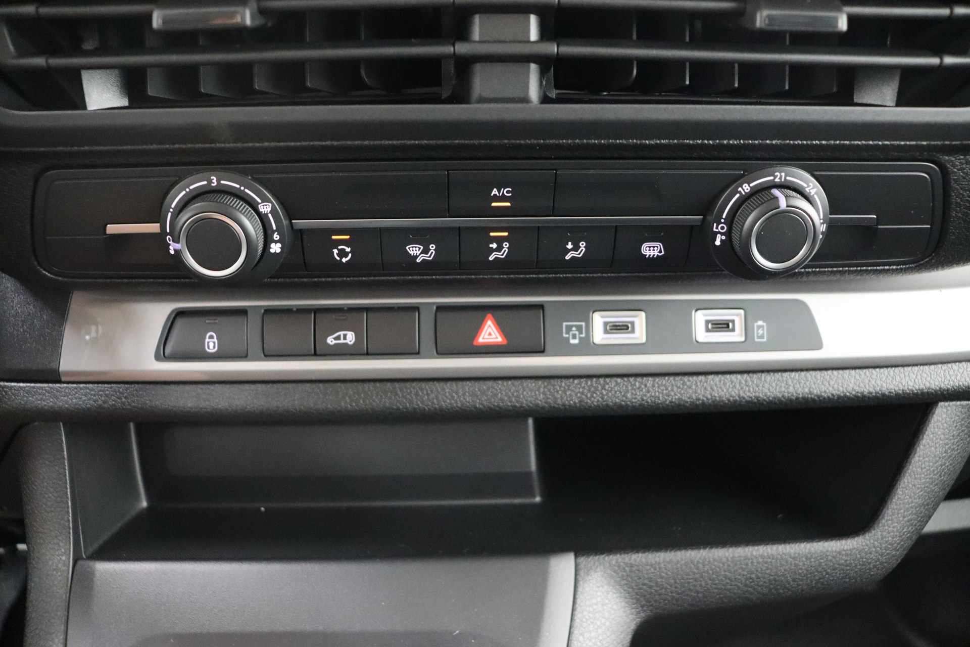 PEUGEOT EXPERT 2.0 BlueHDi 145 MAN6 Long