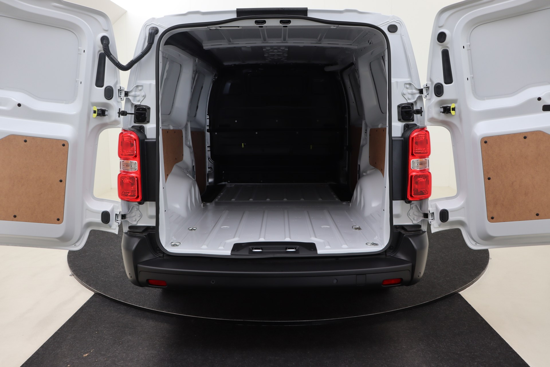PEUGEOT EXPERT 2.0 BlueHDi 145 MAN6 Long