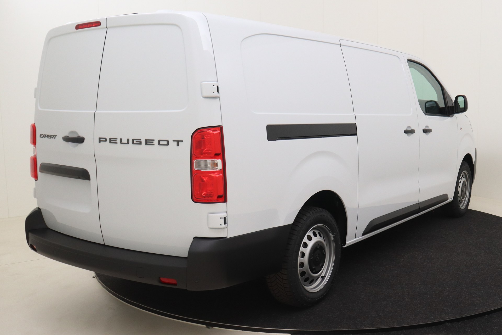 PEUGEOT EXPERT 2.0 BlueHDi 145 MAN6 Long