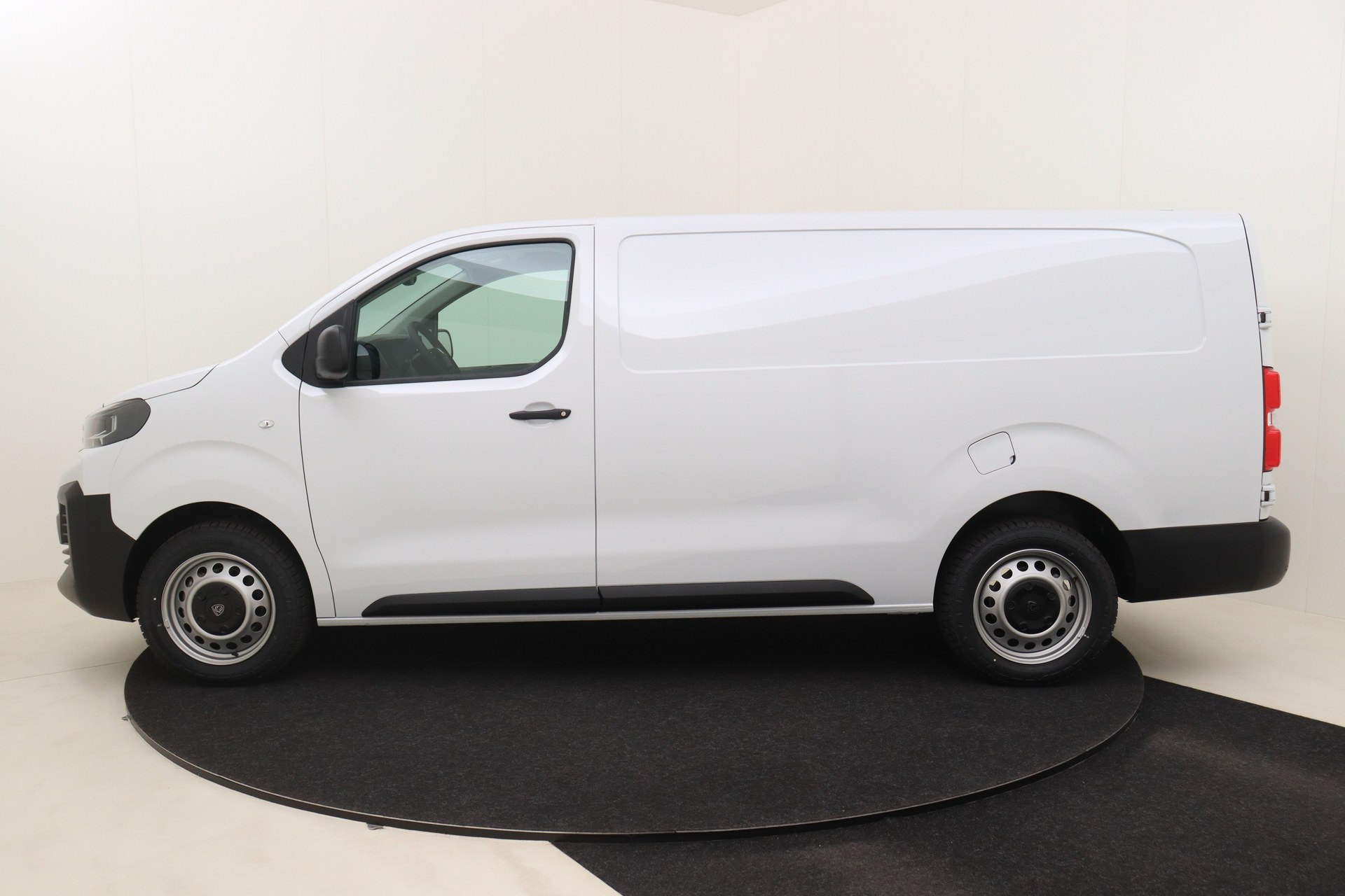 PEUGEOT EXPERT 2.0 BlueHDi 145 MAN6 Long