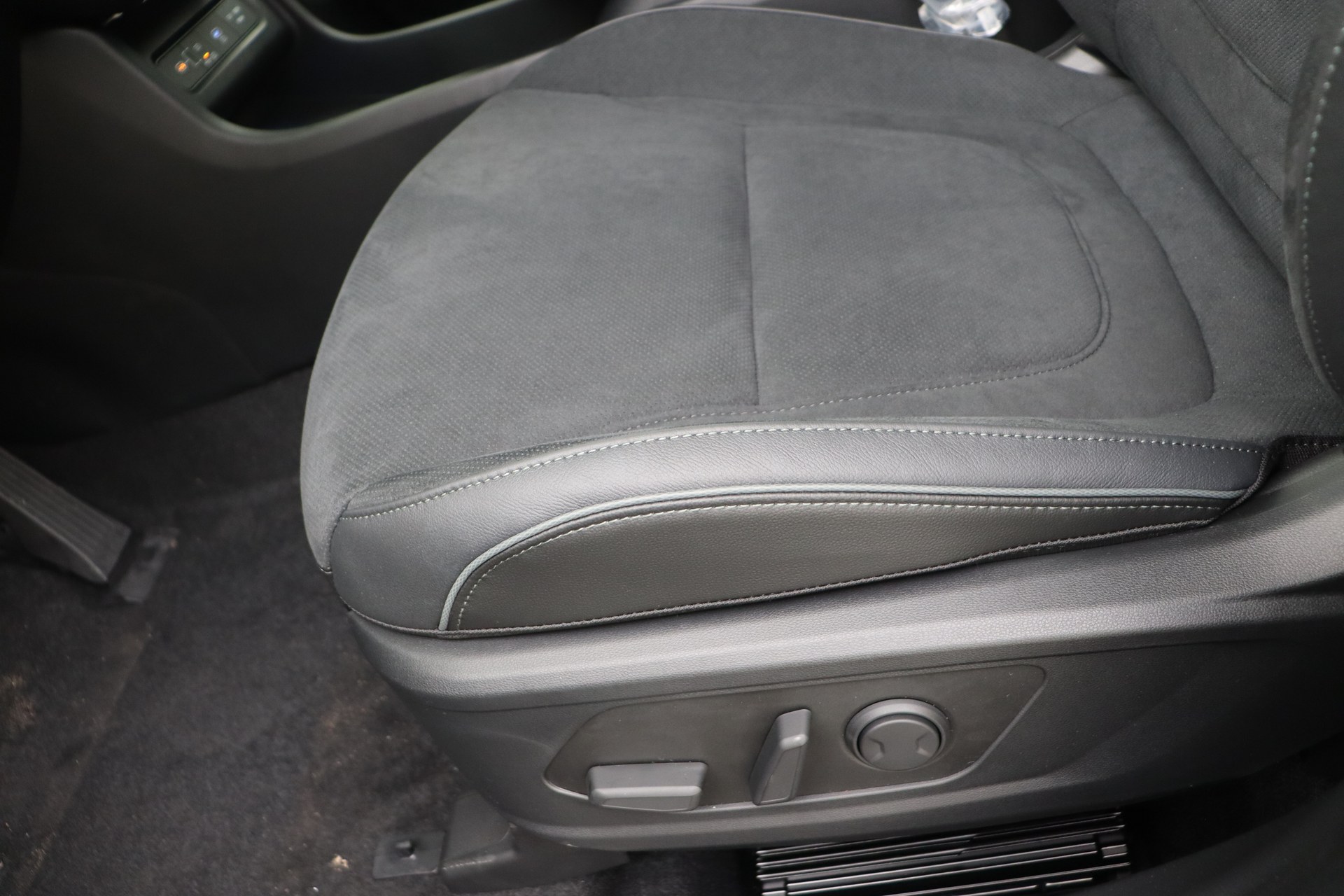 HYUNDAI TUCSON 1.6 T-GDi HEV 215ch 6AT 20th Anniversary Sensation Pack