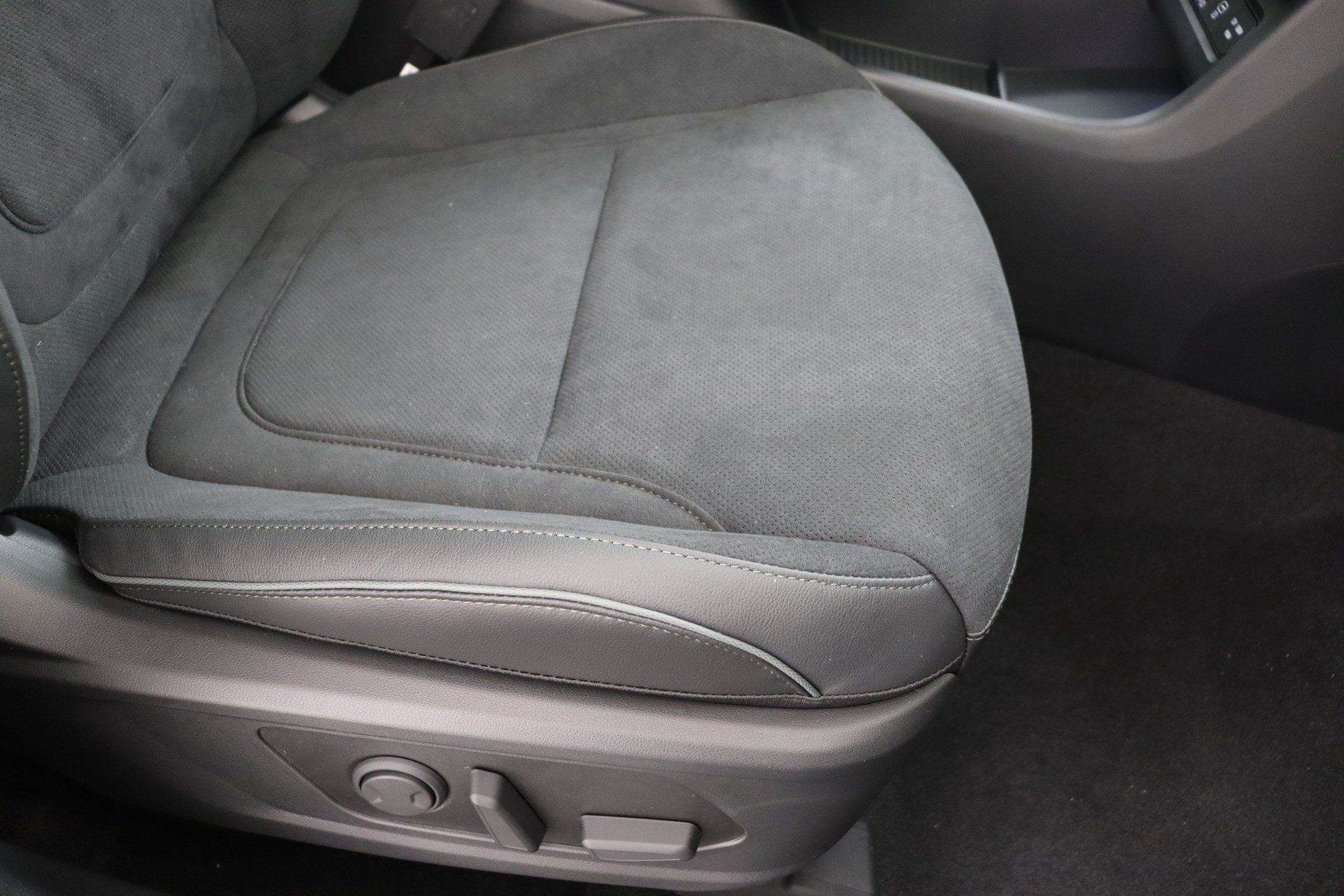 HYUNDAI TUCSON 1.6 T-GDi HEV 215ch 6AT 20th Anniversary Sensation Pack