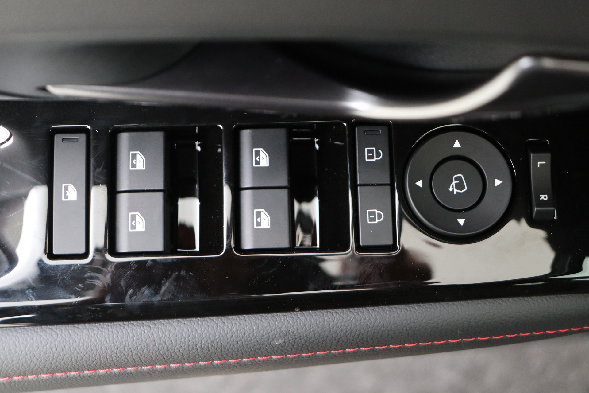 HYUNDAI TUCSON 1.6 T-GDi HEV 215ch 6AT Shine N-line