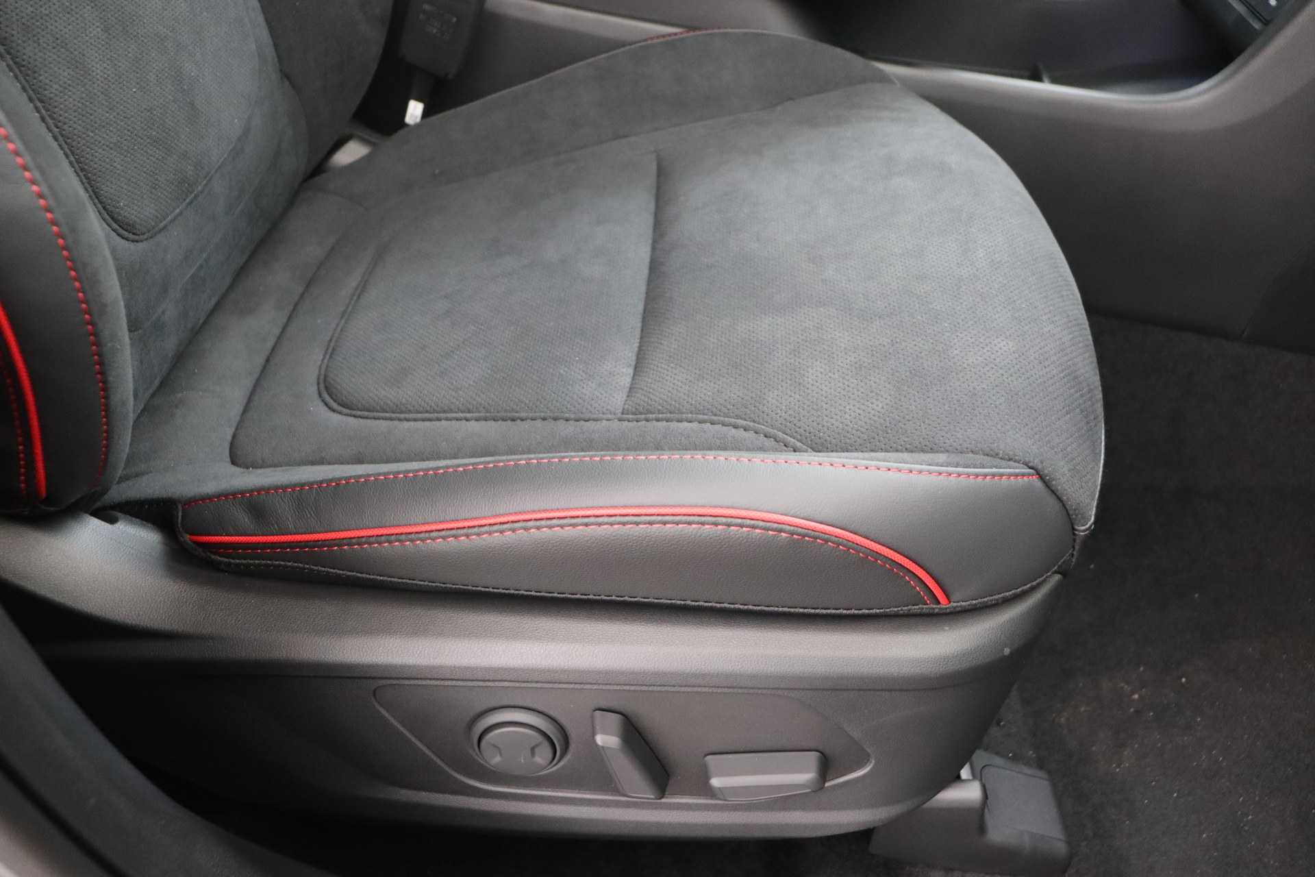 HYUNDAI TUCSON 1.6 T-GDi HEV 239ch 6AT Feel N-line