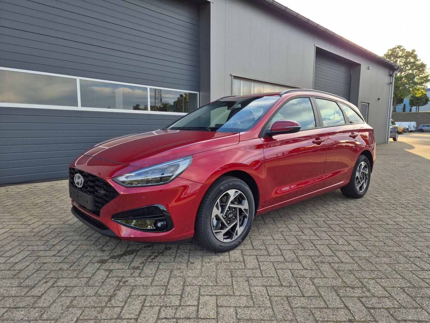 HYUNDAI I30 1.5 Gasoline 97hp