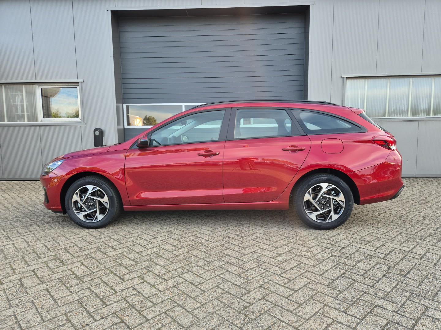 HYUNDAI I30 1.5 Gasoline 97hp