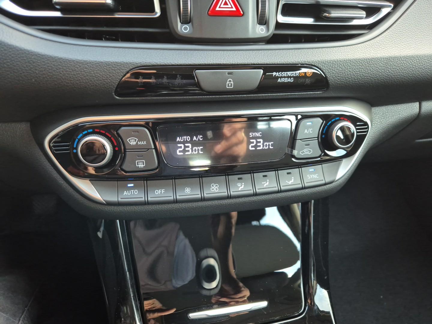 HYUNDAI I30 1.5 Gasoline 97hp