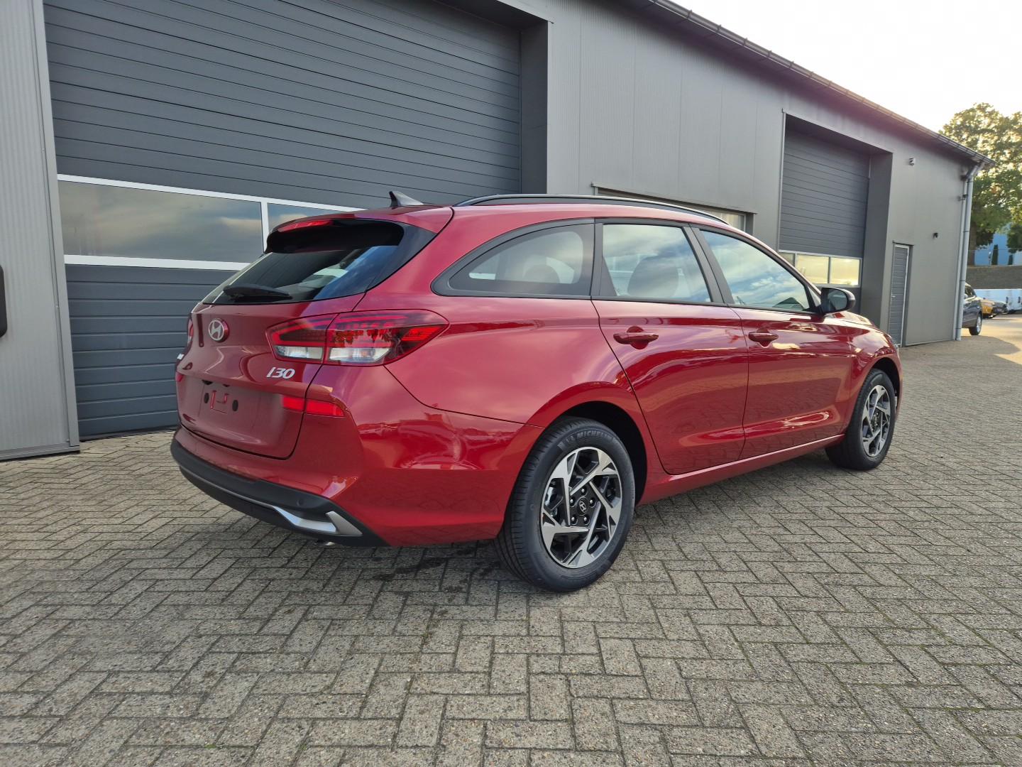 HYUNDAI I30 1.5 Gasoline 97hp