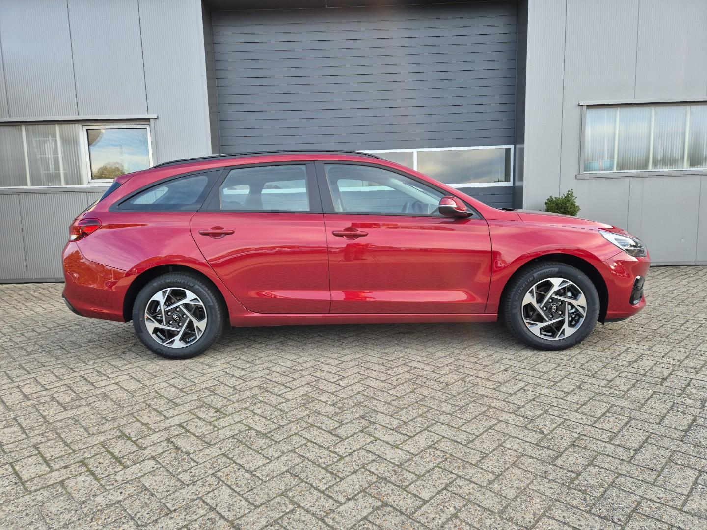 HYUNDAI I30 1.5 Gasoline 97hp