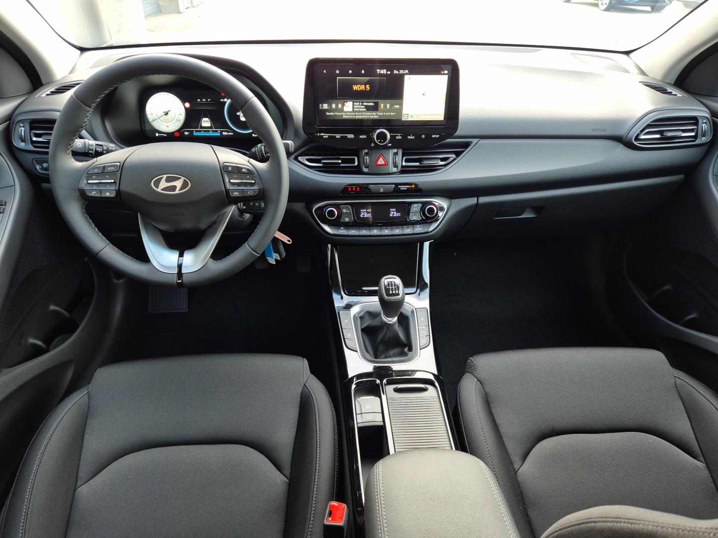 HYUNDAI I30 1.5 Gasoline 97hp