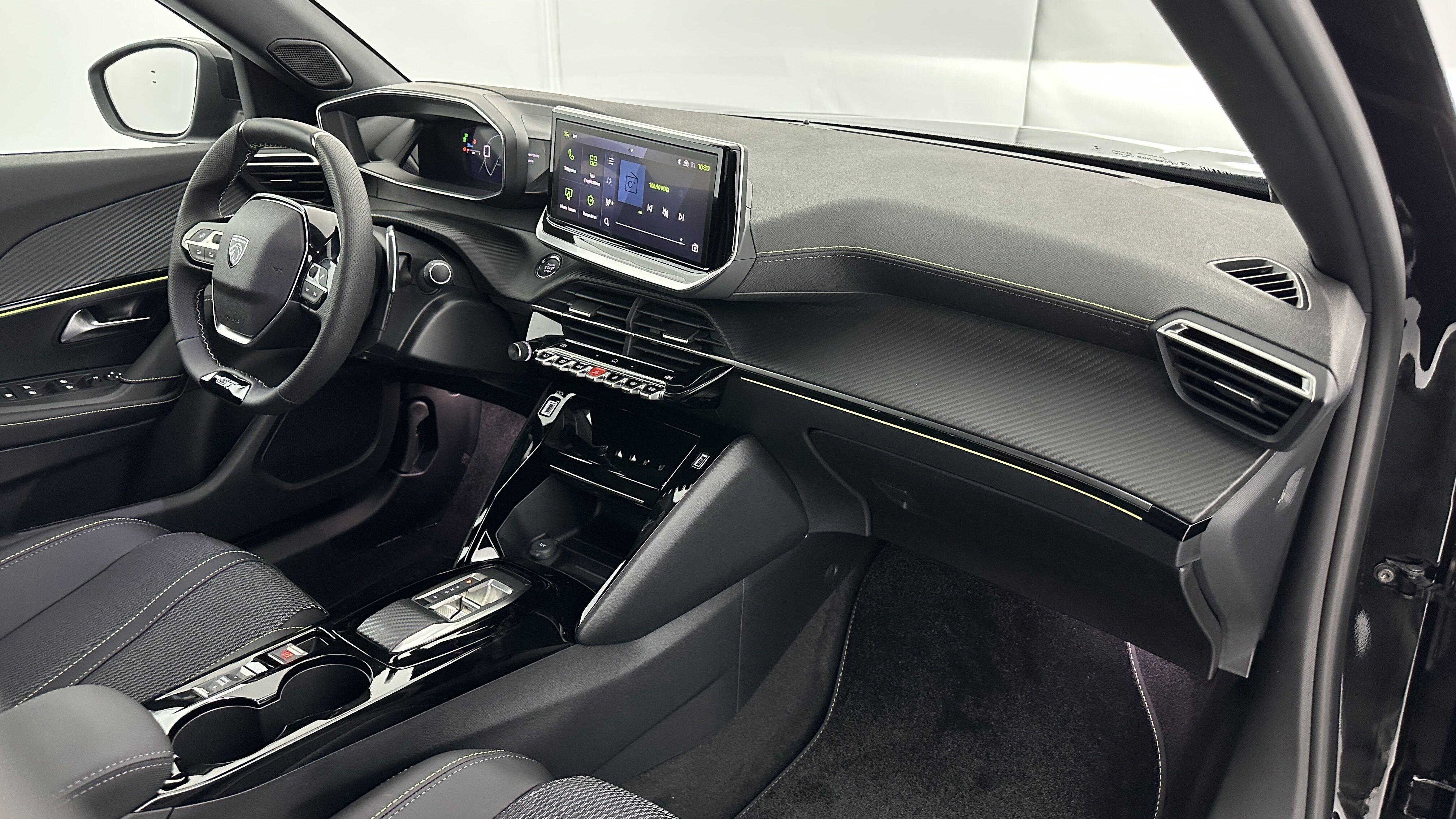 PEUGEOT 2008 II(2) 1.2 PureTech 130ch GT EAT8