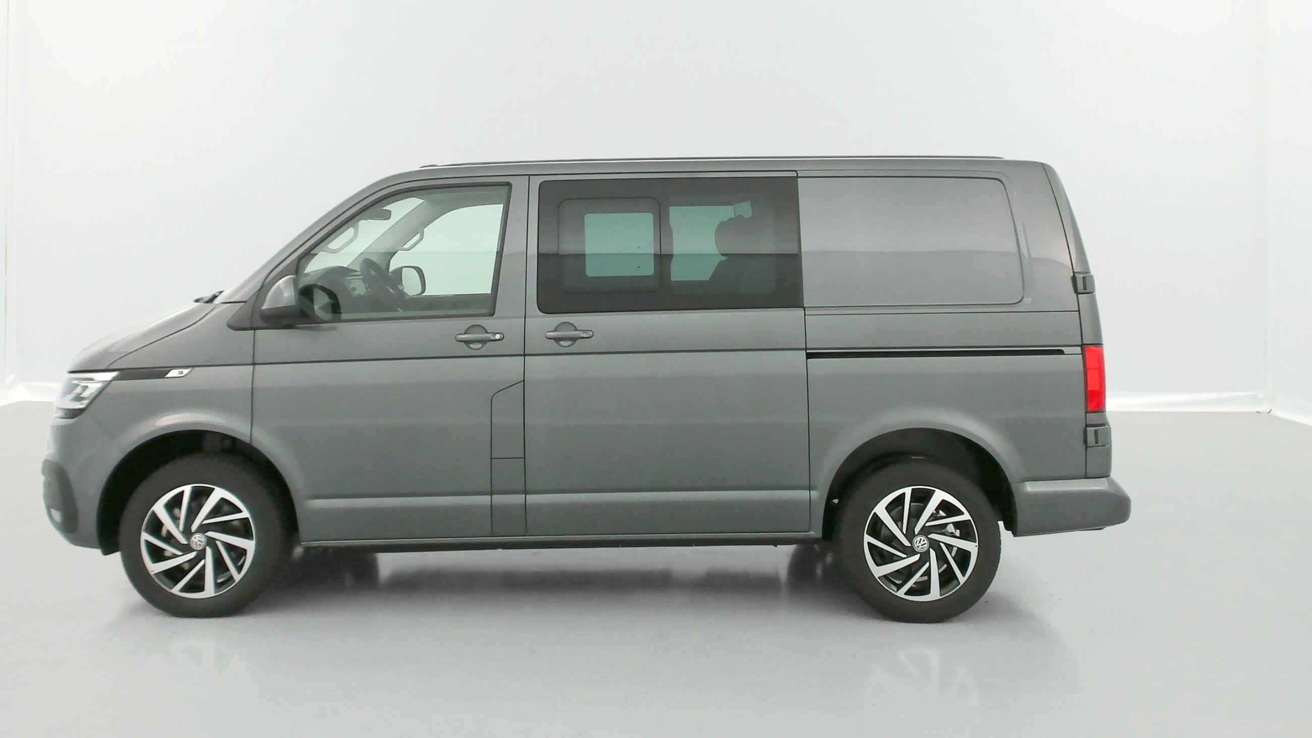VOLKSWAGEN Transporter 6.1 procab L1 2.0 TDI 150ch Business Plus DSG7