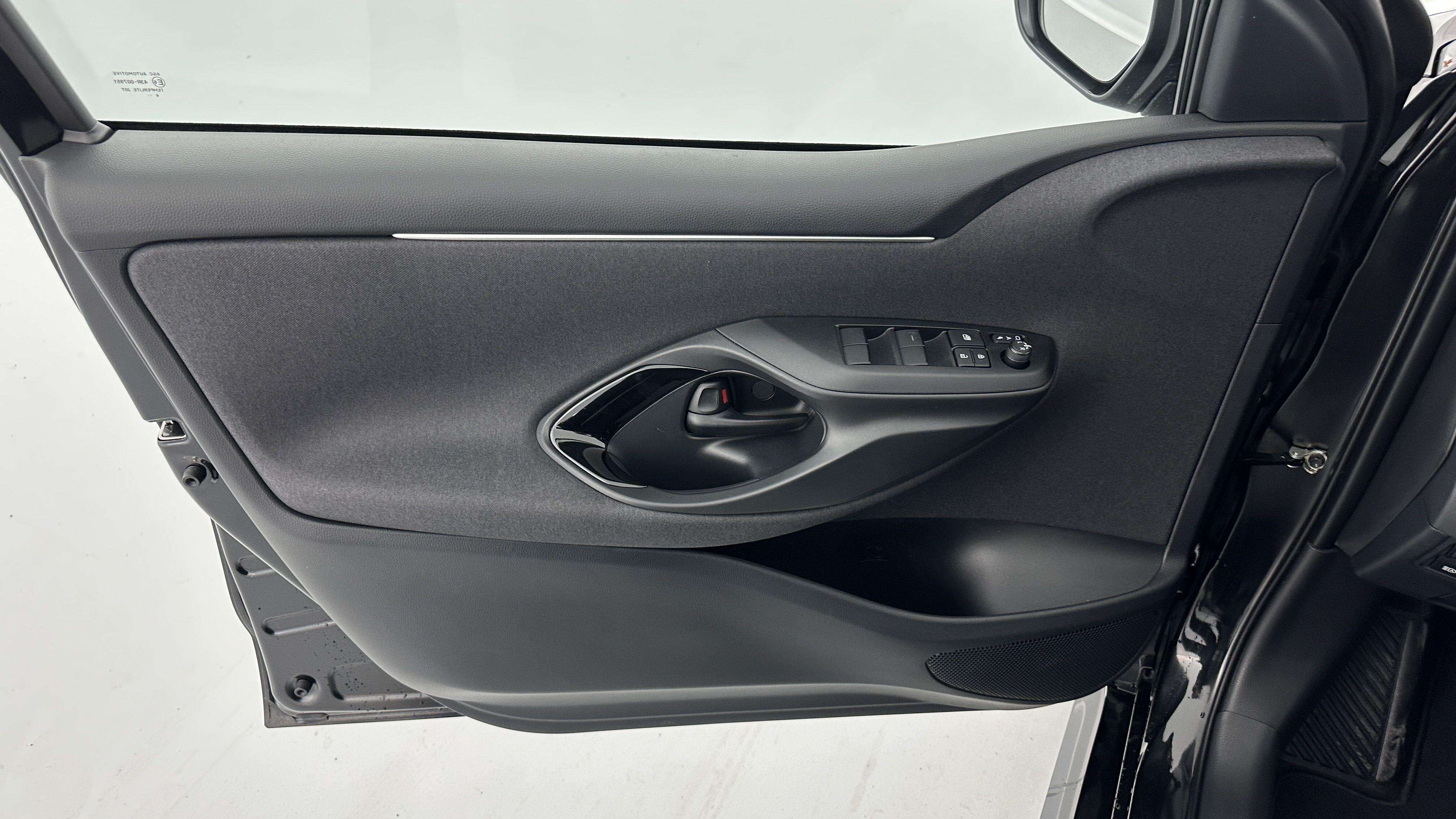 TOYOTA YARIS Hybride 116h Design e-CVT